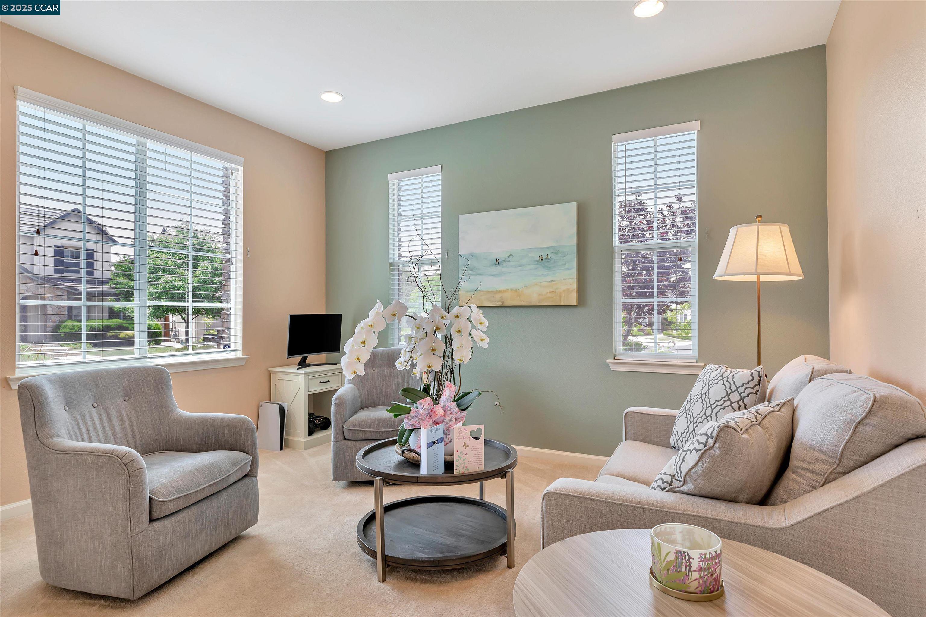 Detail Gallery Image 4 of 53 For 1489 Menton St, Danville,  CA 94506 - 4 Beds | 2/1 Baths