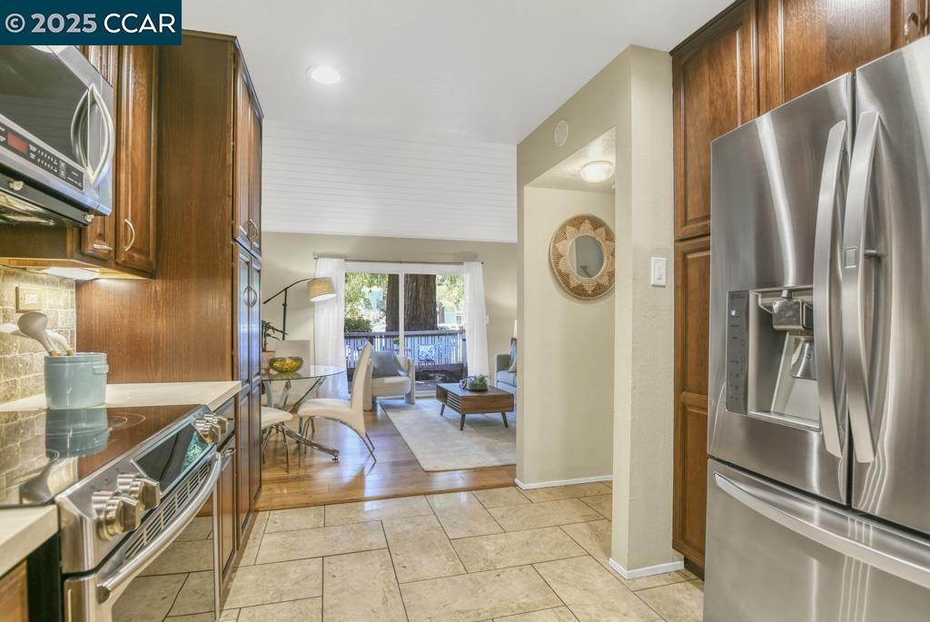 Detail Gallery Image 12 of 30 For 2708 Oak Rd #5,  Walnut Creek,  CA 94597 - 2 Beds | 1 Baths