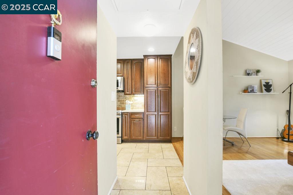 Detail Gallery Image 7 of 30 For 2708 Oak Rd #5,  Walnut Creek,  CA 94597 - 2 Beds | 1 Baths