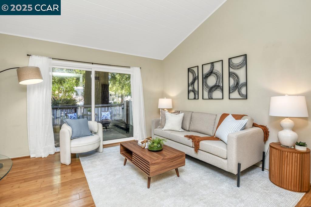 Detail Gallery Image 8 of 30 For 2708 Oak Rd #5,  Walnut Creek,  CA 94597 - 2 Beds | 1 Baths