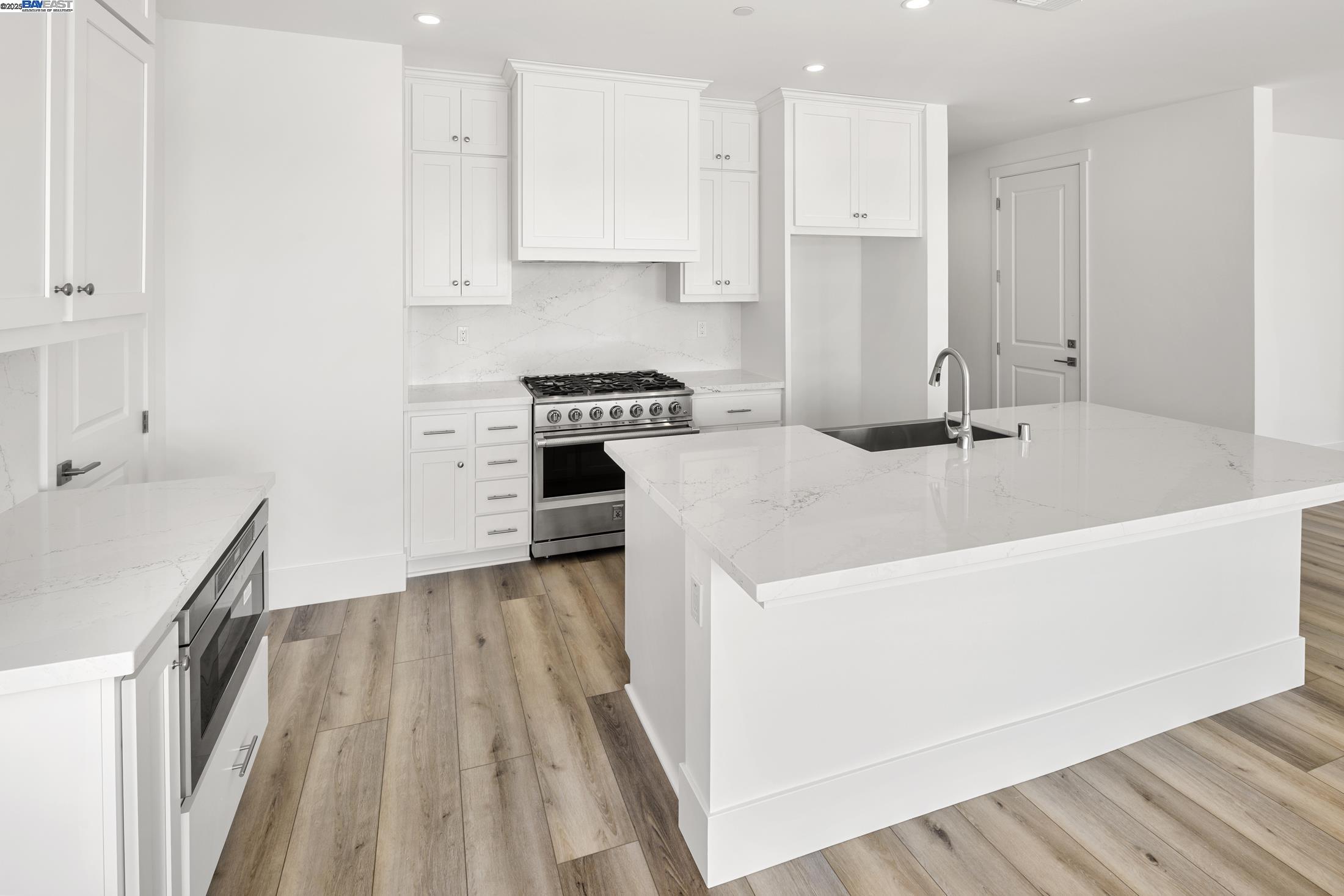 Detail Gallery Image 13 of 32 For 10 Grey Whale Place, Bethel Island,  CA 94511 - 3 Beds | 3 Baths