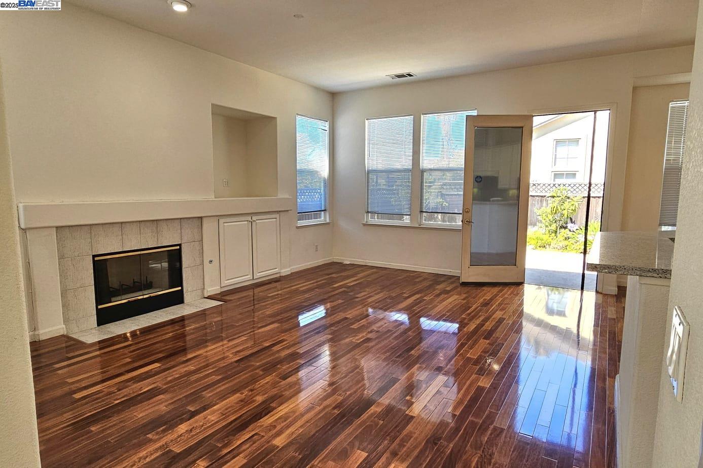 Detail Gallery Image 3 of 19 For 43401 Laurel Glen Cmn, Fremont,  CA 94539-3400 - 3 Beds | 2 Baths