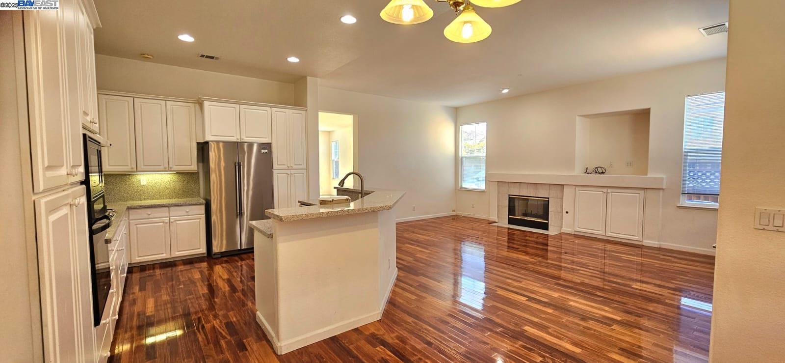 Detail Gallery Image 5 of 19 For 43401 Laurel Glen Cmn, Fremont,  CA 94539-3400 - 3 Beds | 2 Baths