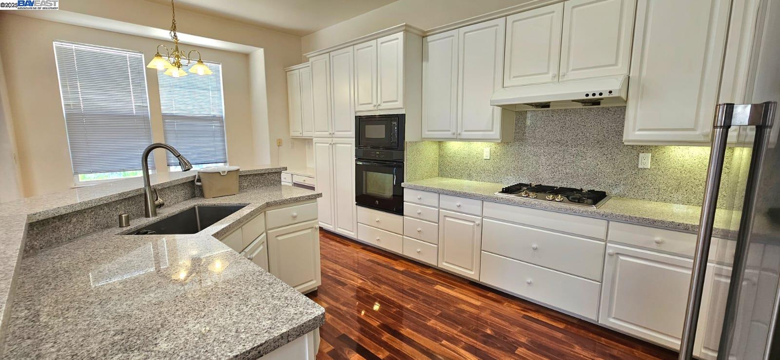 Detail Gallery Image 6 of 19 For 43401 Laurel Glen Cmn, Fremont,  CA 94539-3400 - 3 Beds | 2 Baths