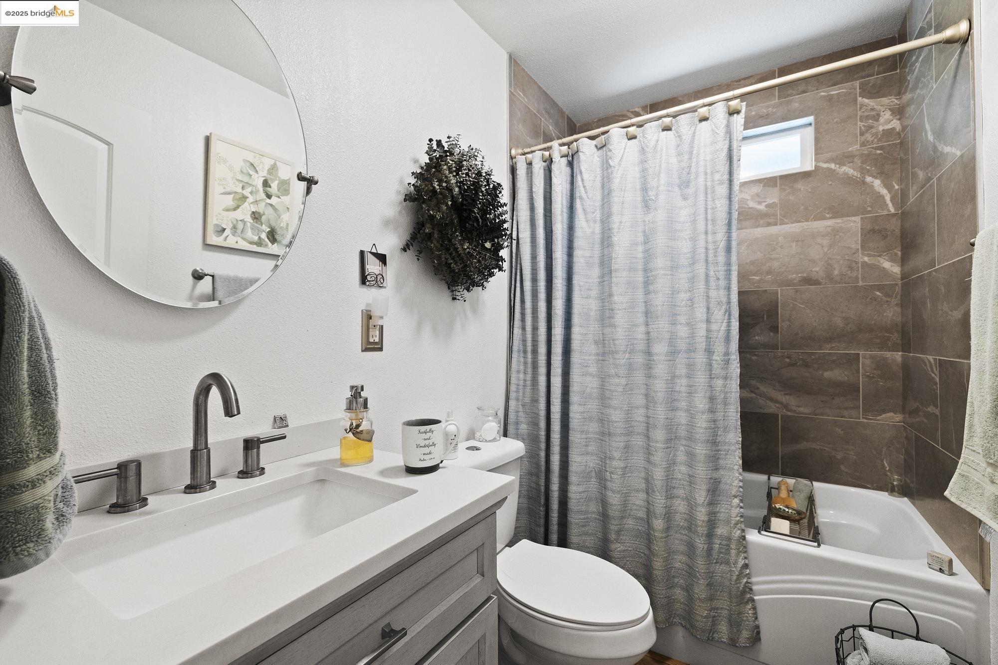 Detail Gallery Image 13 of 27 For 18520 Main Street, Tuolumne,  CA 95379 - 2 Beds | 1 Baths