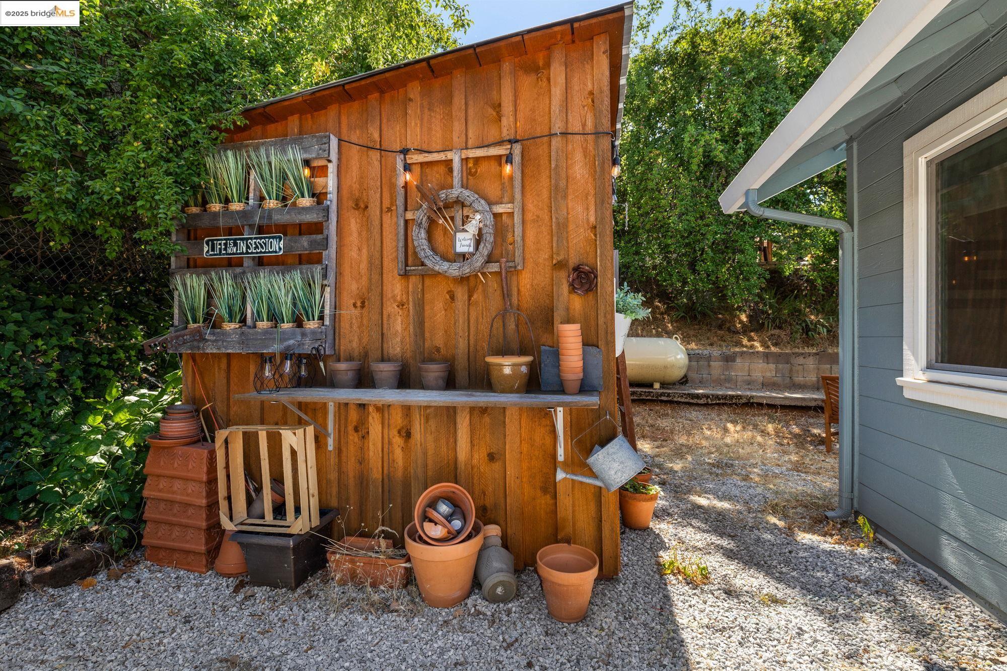 Detail Gallery Image 17 of 27 For 18520 Main Street, Tuolumne,  CA 95379 - 2 Beds | 1 Baths
