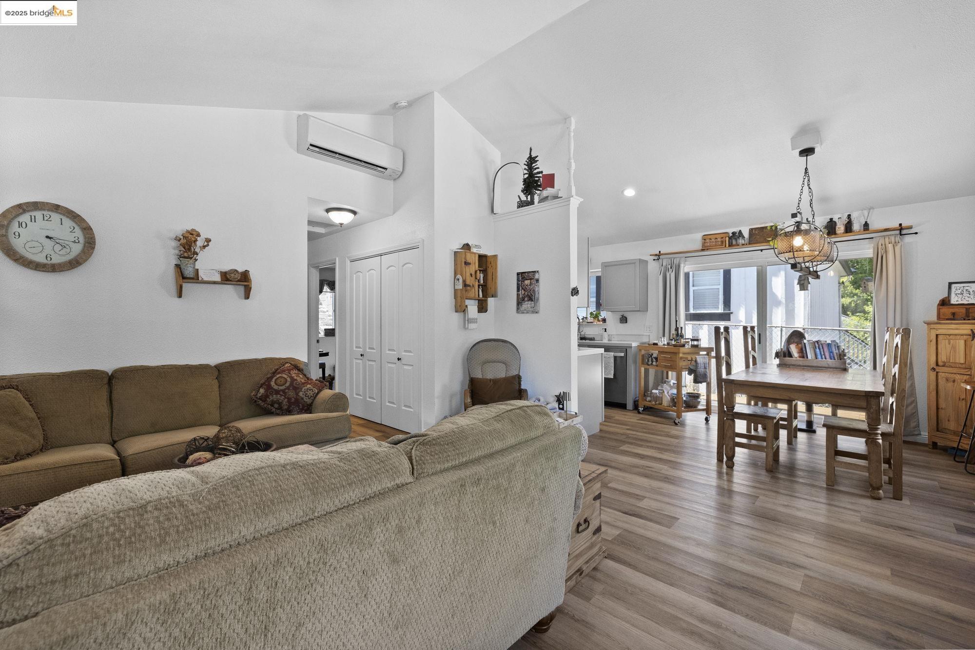 Detail Gallery Image 4 of 27 For 18520 Main Street, Tuolumne,  CA 95379 - 2 Beds | 1 Baths