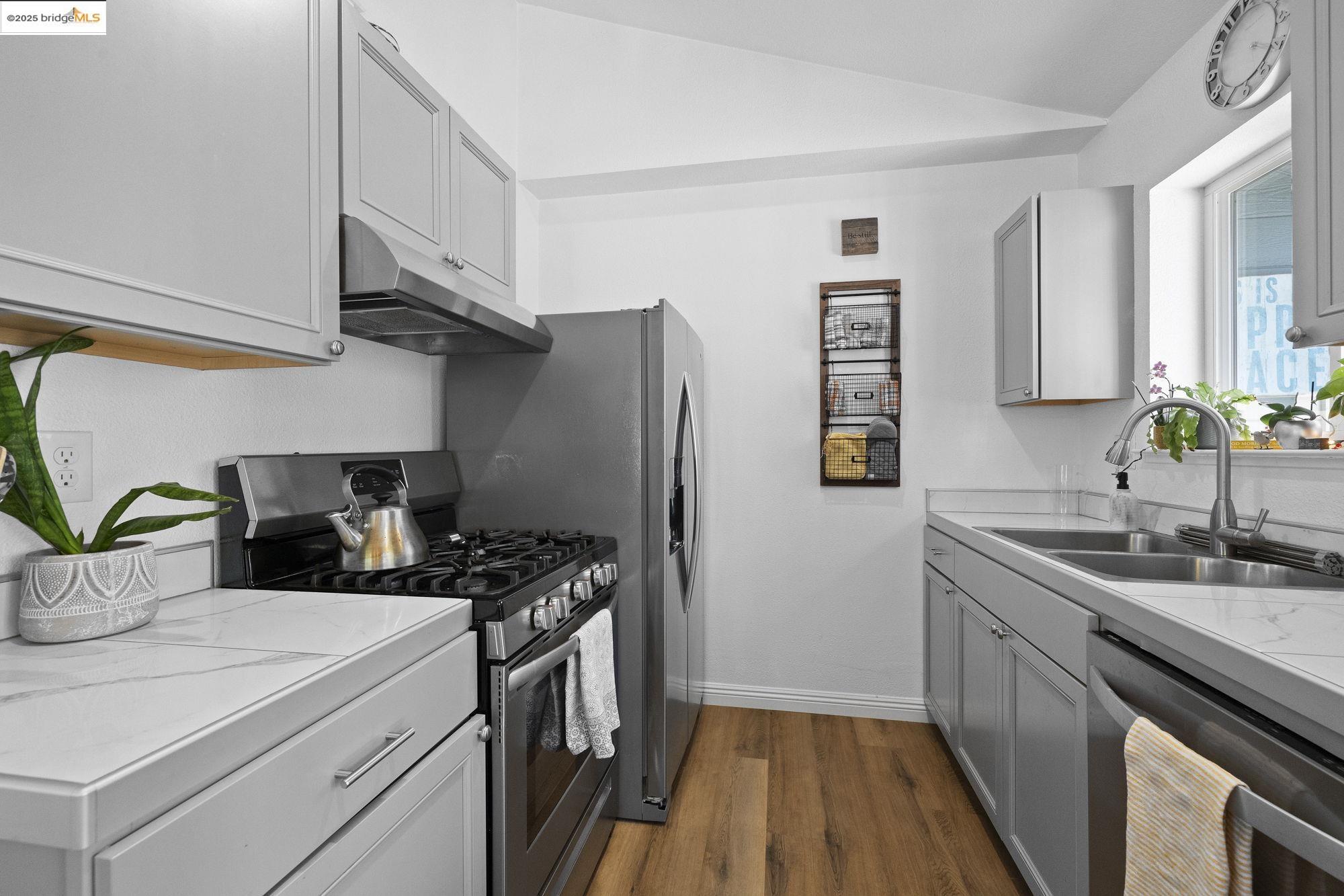 Detail Gallery Image 8 of 27 For 18520 Main Street, Tuolumne,  CA 95379 - 2 Beds | 1 Baths