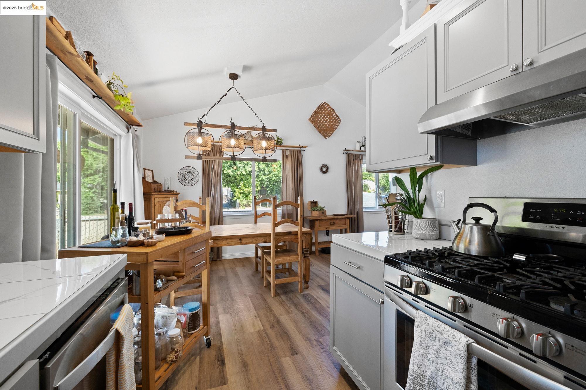Detail Gallery Image 9 of 27 For 18520 Main Street, Tuolumne,  CA 95379 - 2 Beds | 1 Baths