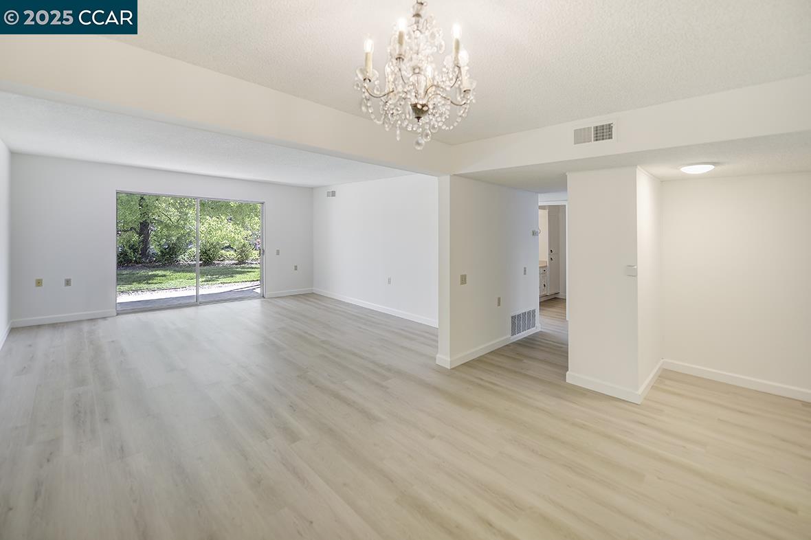 Photo #10: 41102898 Listing: Photo #10