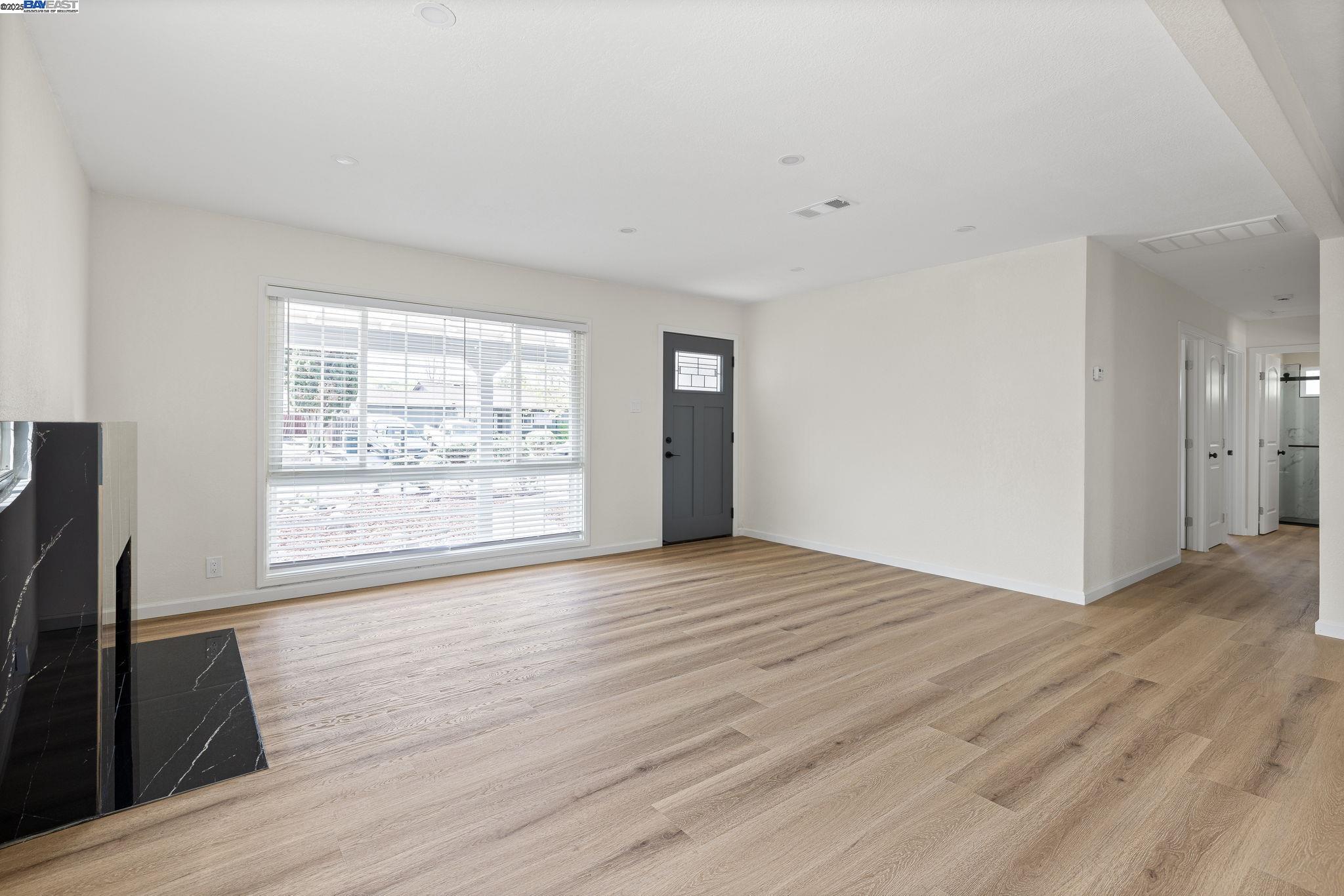 Detail Gallery Image 15 of 47 For 5507 Arizona, Concord,  CA 94521 - 3 Beds | 2 Baths