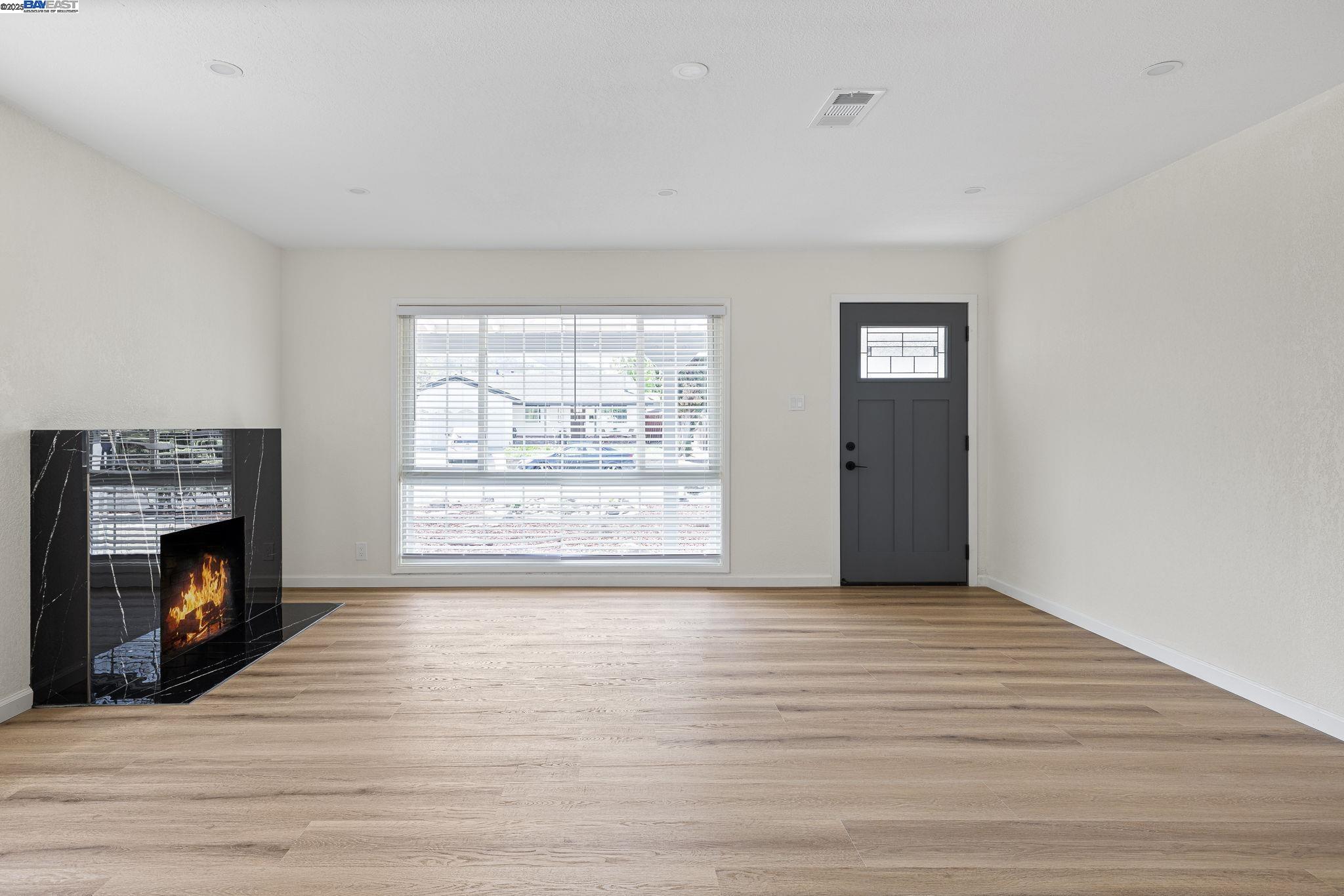 Detail Gallery Image 16 of 47 For 5507 Arizona, Concord,  CA 94521 - 3 Beds | 2 Baths
