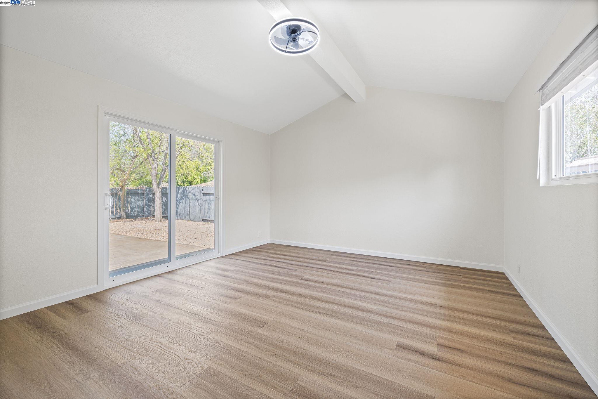 Detail Gallery Image 24 of 47 For 5507 Arizona, Concord,  CA 94521 - 3 Beds | 2 Baths