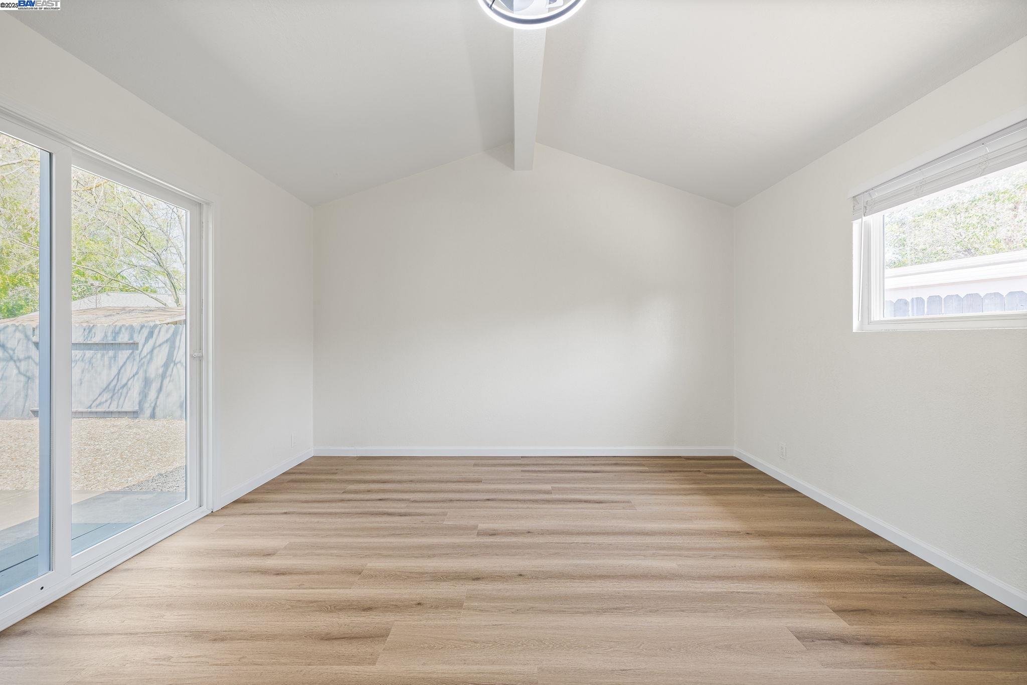 Detail Gallery Image 27 of 47 For 5507 Arizona, Concord,  CA 94521 - 3 Beds | 2 Baths