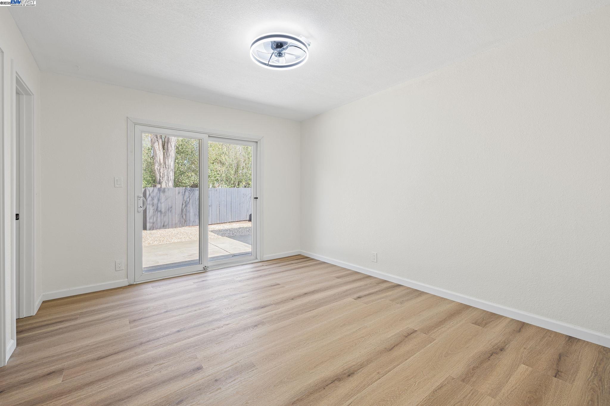 Detail Gallery Image 28 of 47 For 5507 Arizona, Concord,  CA 94521 - 3 Beds | 2 Baths
