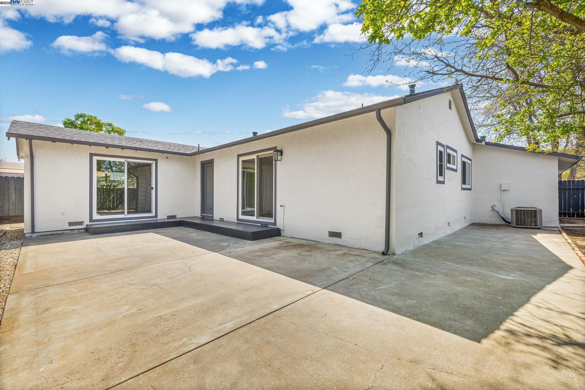 Detail Gallery Image 45 of 47 For 5507 Arizona, Concord,  CA 94521 - 3 Beds | 2 Baths