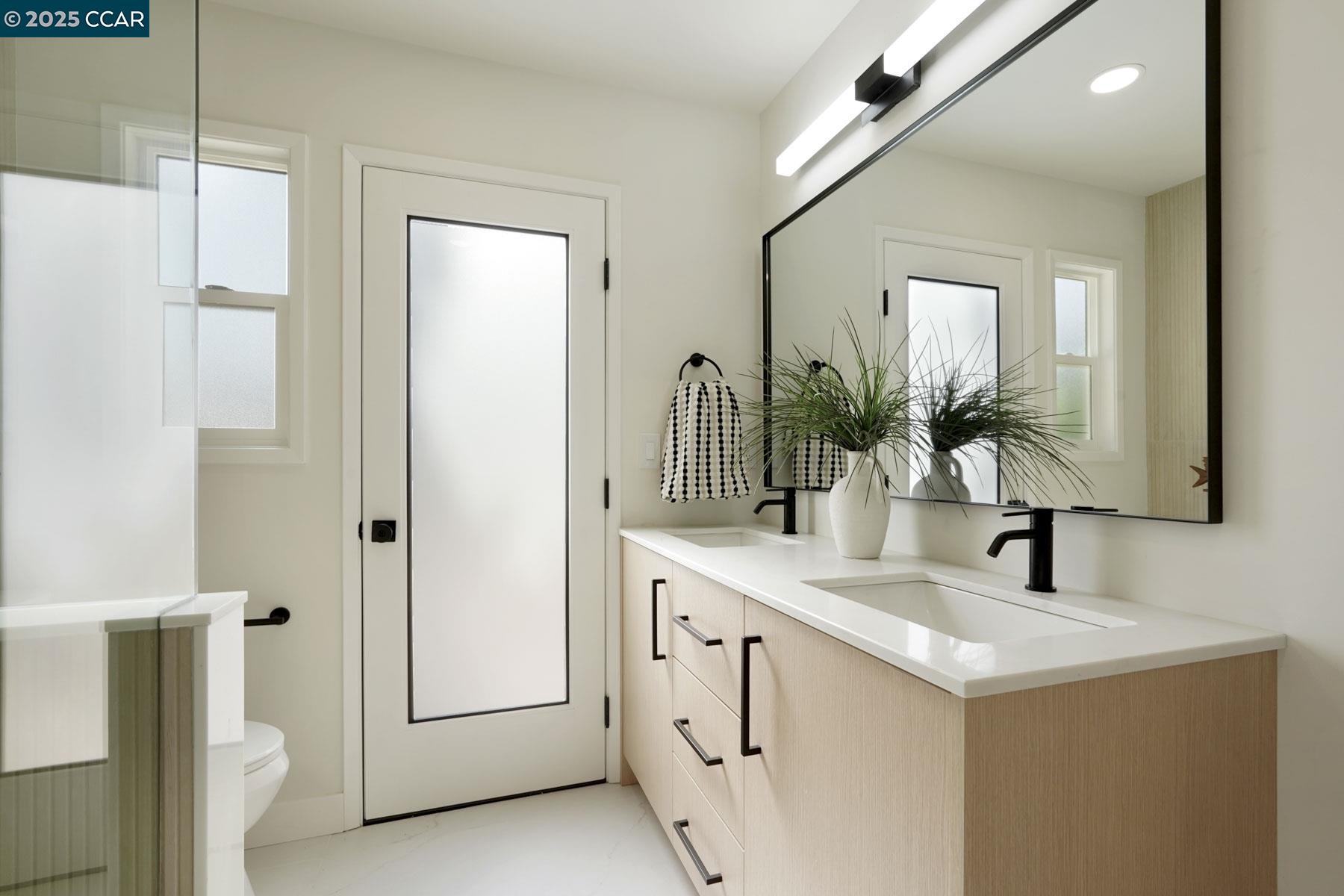 Detail Gallery Image 16 of 59 For 3233 Lucas Circle, Lafayette,  CA 94549 - 5 Beds | 3/1 Baths