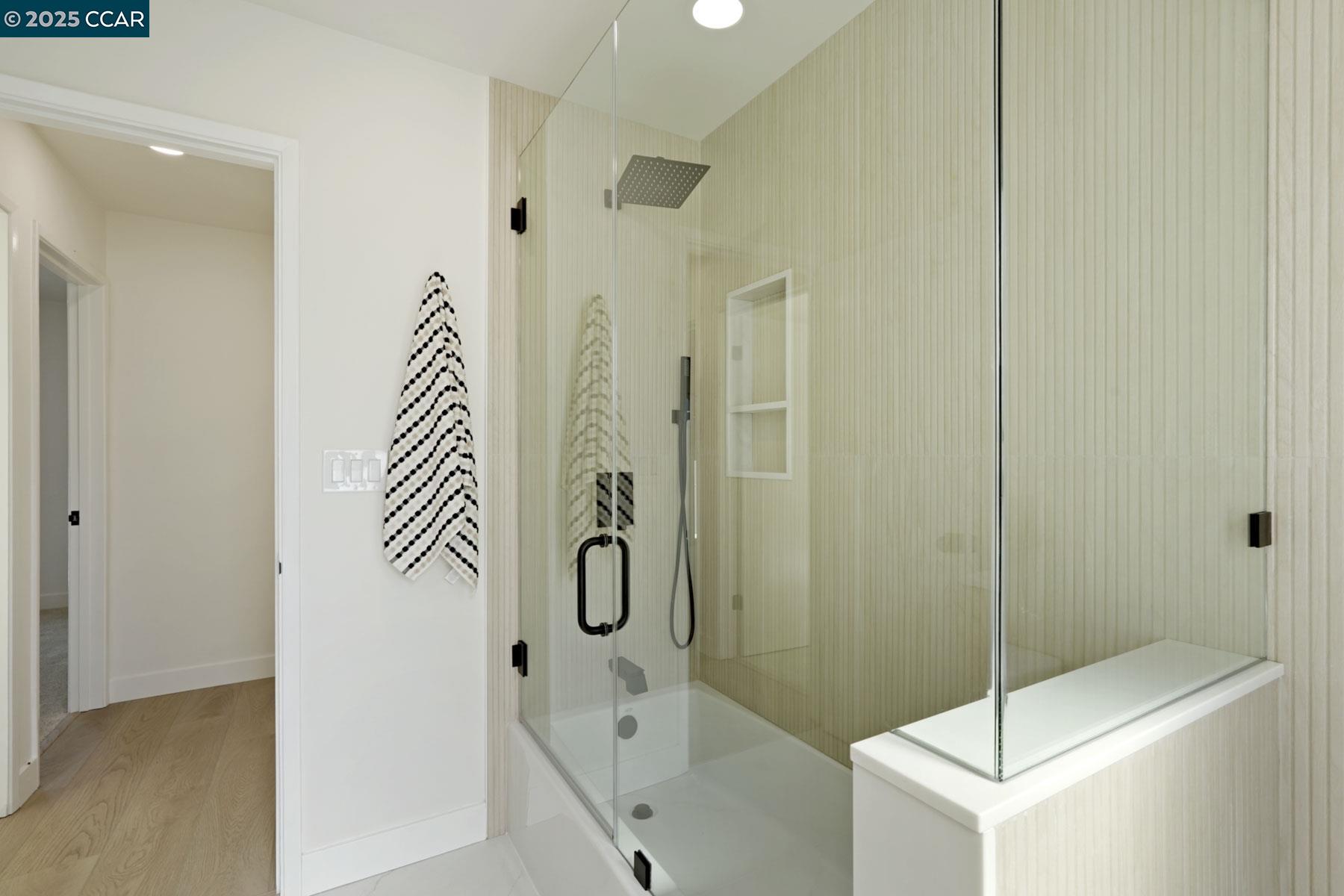 Detail Gallery Image 18 of 59 For 3233 Lucas Circle, Lafayette,  CA 94549 - 5 Beds | 3/1 Baths