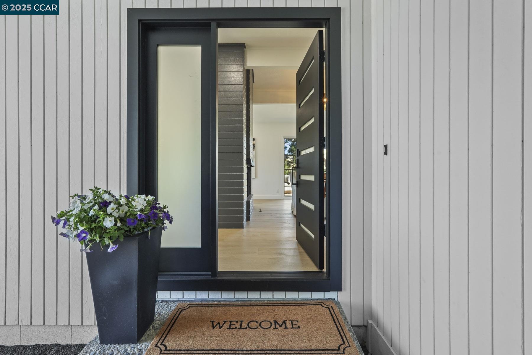 Detail Gallery Image 3 of 59 For 3233 Lucas Circle, Lafayette,  CA 94549 - 5 Beds | 3/1 Baths