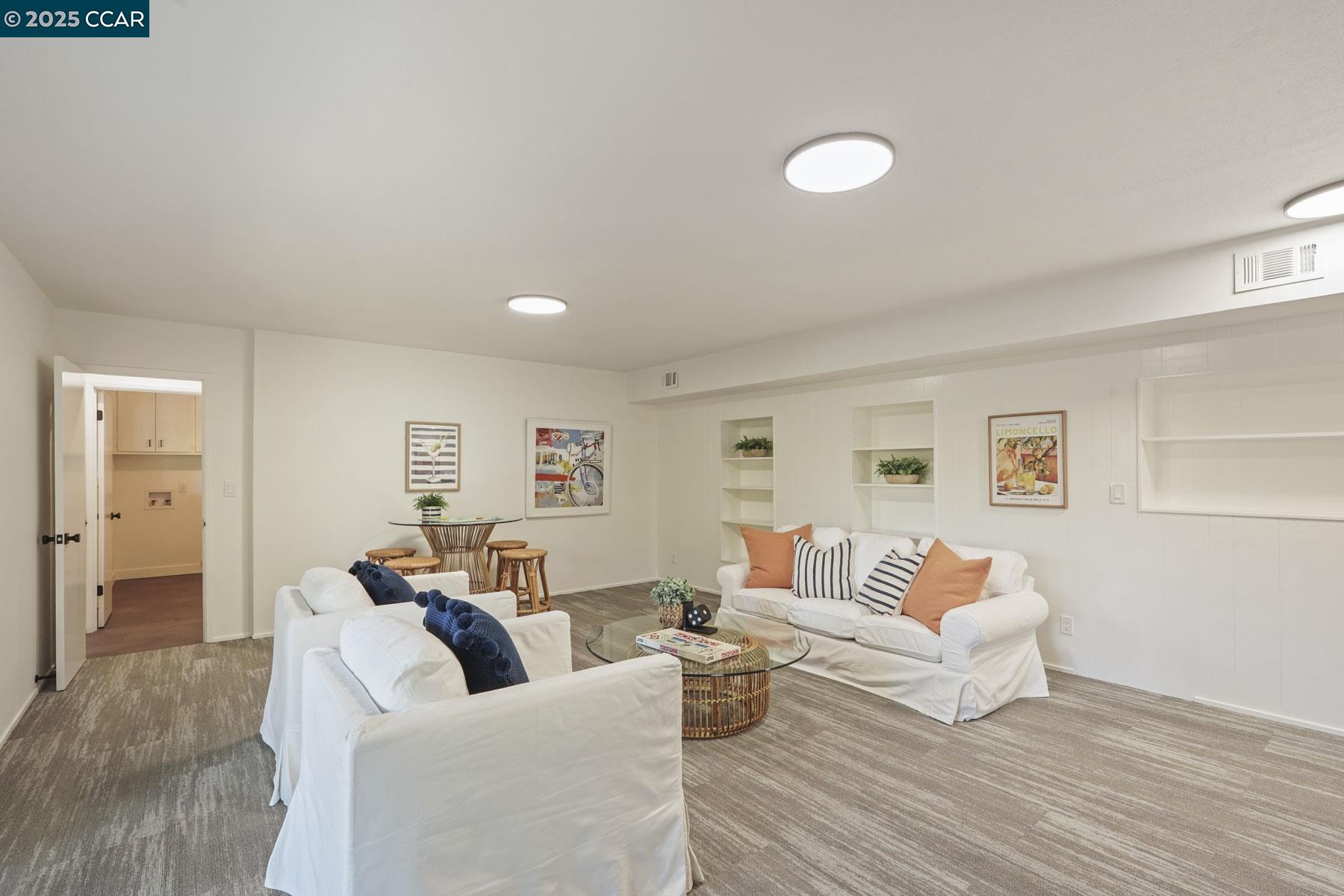 Detail Gallery Image 23 of 59 For 3233 Lucas Circle, Lafayette,  CA 94549 - 5 Beds | 3/1 Baths