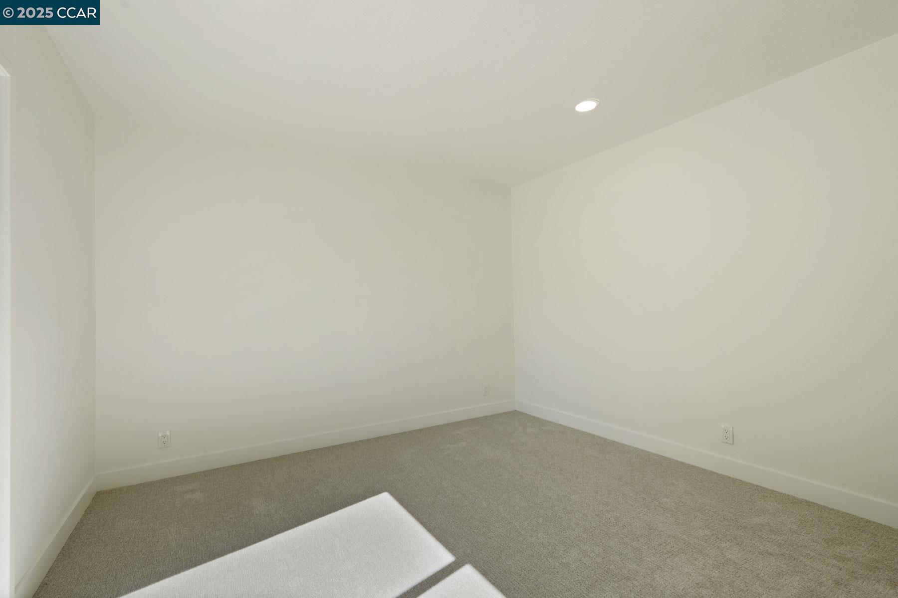 Detail Gallery Image 34 of 59 For 3233 Lucas Circle, Lafayette,  CA 94549 - 5 Beds | 3/1 Baths
