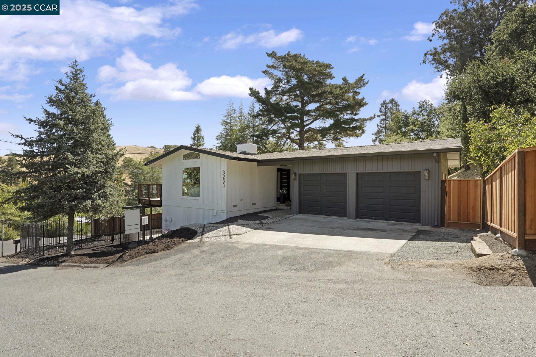Detail Gallery Image 38 of 59 For 3233 Lucas Circle, Lafayette,  CA 94549 - 5 Beds | 3/1 Baths