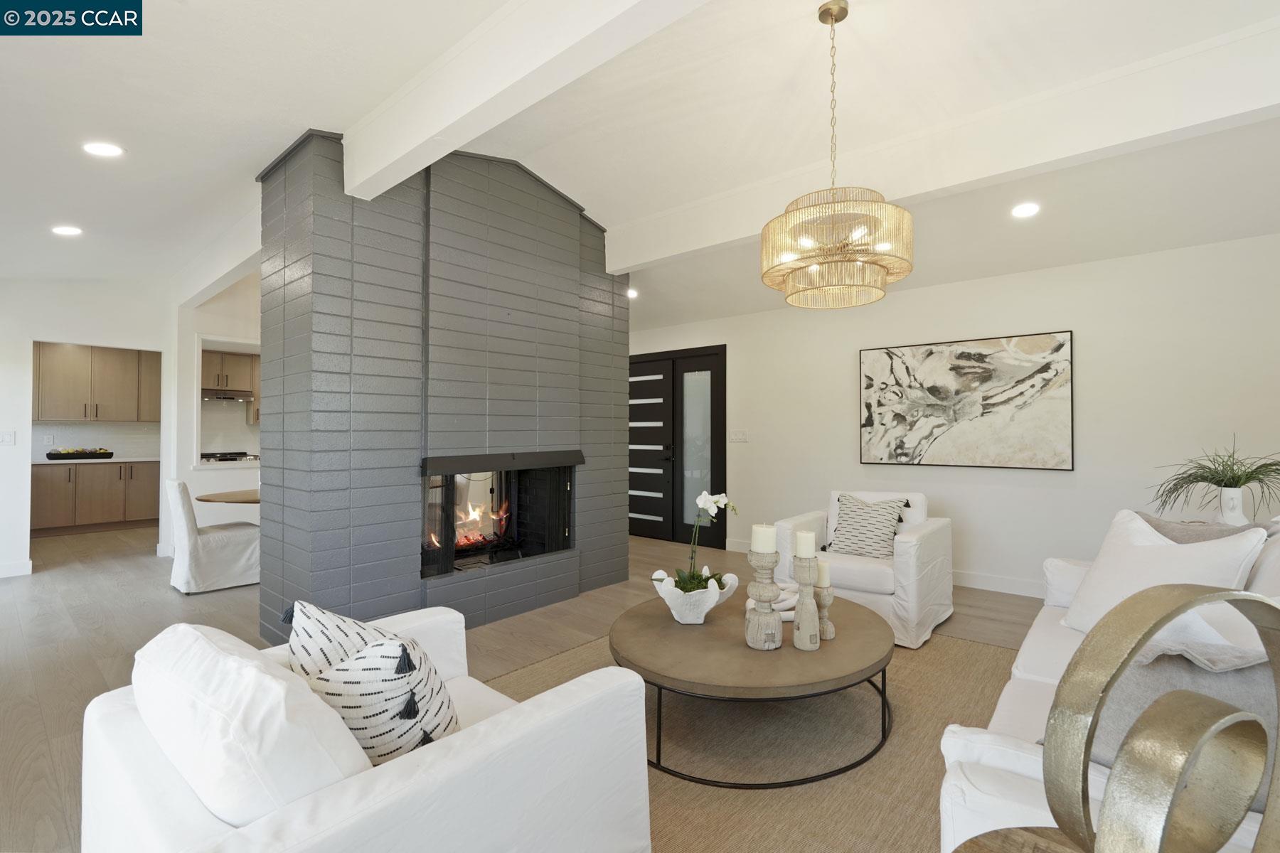 Detail Gallery Image 5 of 59 For 3233 Lucas Circle, Lafayette,  CA 94549 - 5 Beds | 3/1 Baths