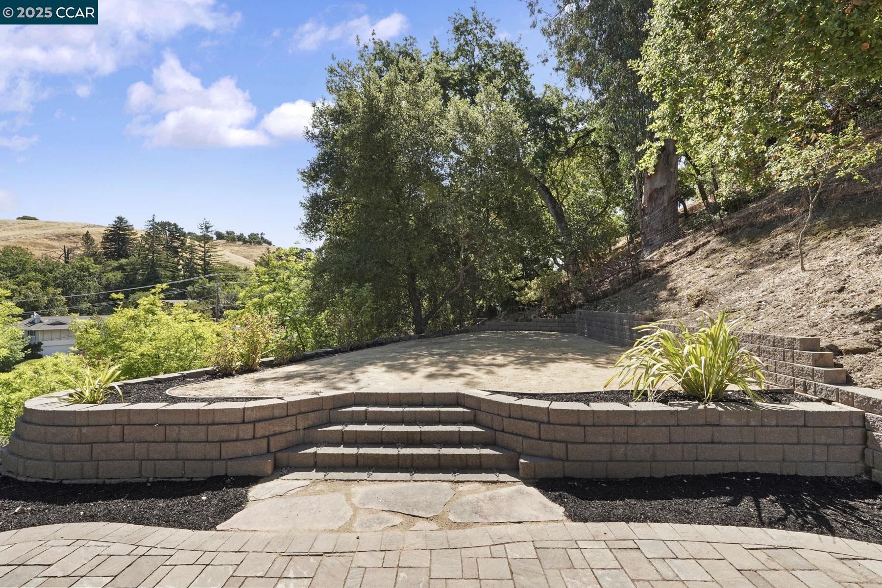 Detail Gallery Image 47 of 59 For 3233 Lucas Circle, Lafayette,  CA 94549 - 5 Beds | 3/1 Baths