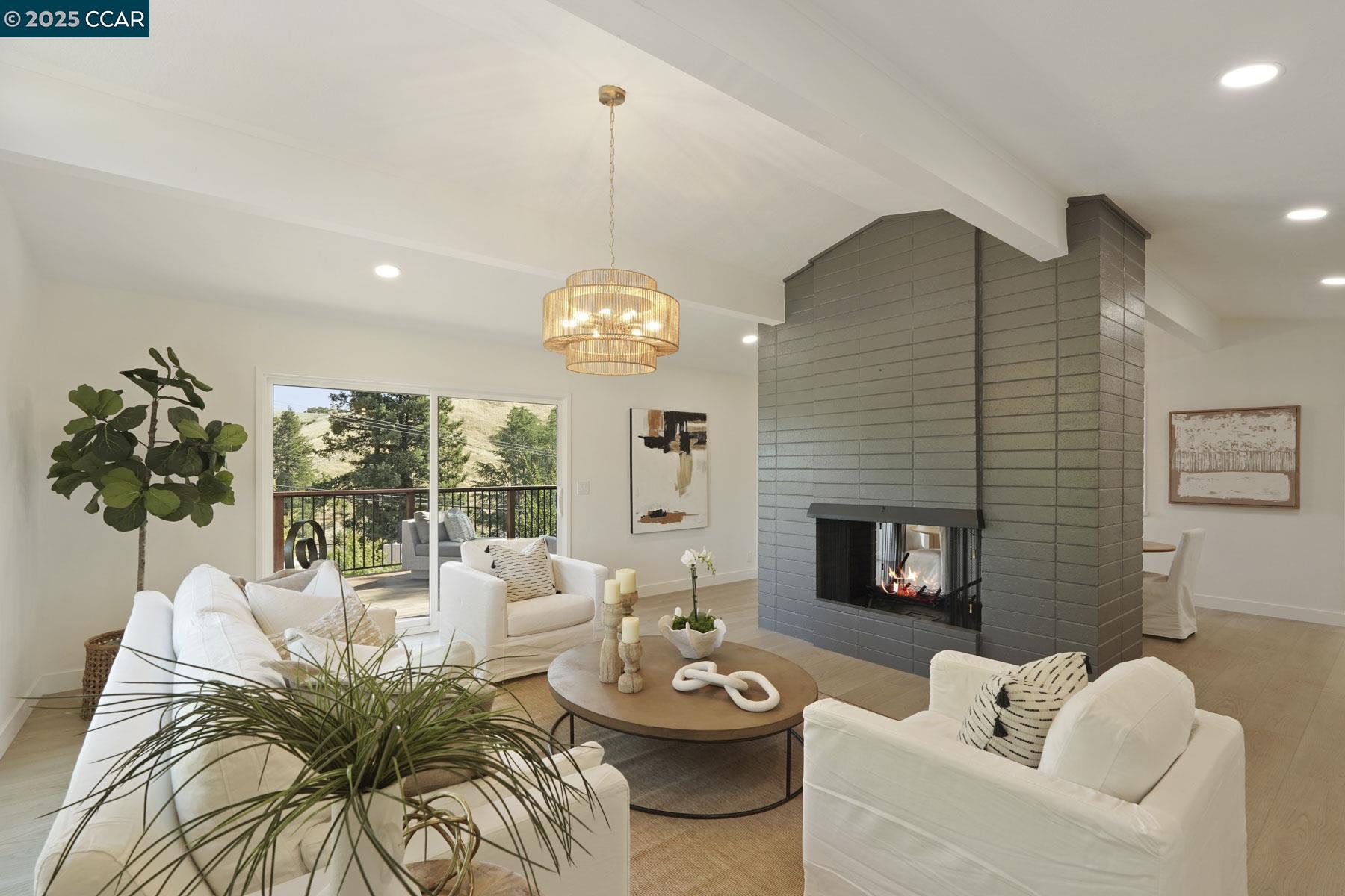 Detail Gallery Image 6 of 59 For 3233 Lucas Circle, Lafayette,  CA 94549 - 5 Beds | 3/1 Baths