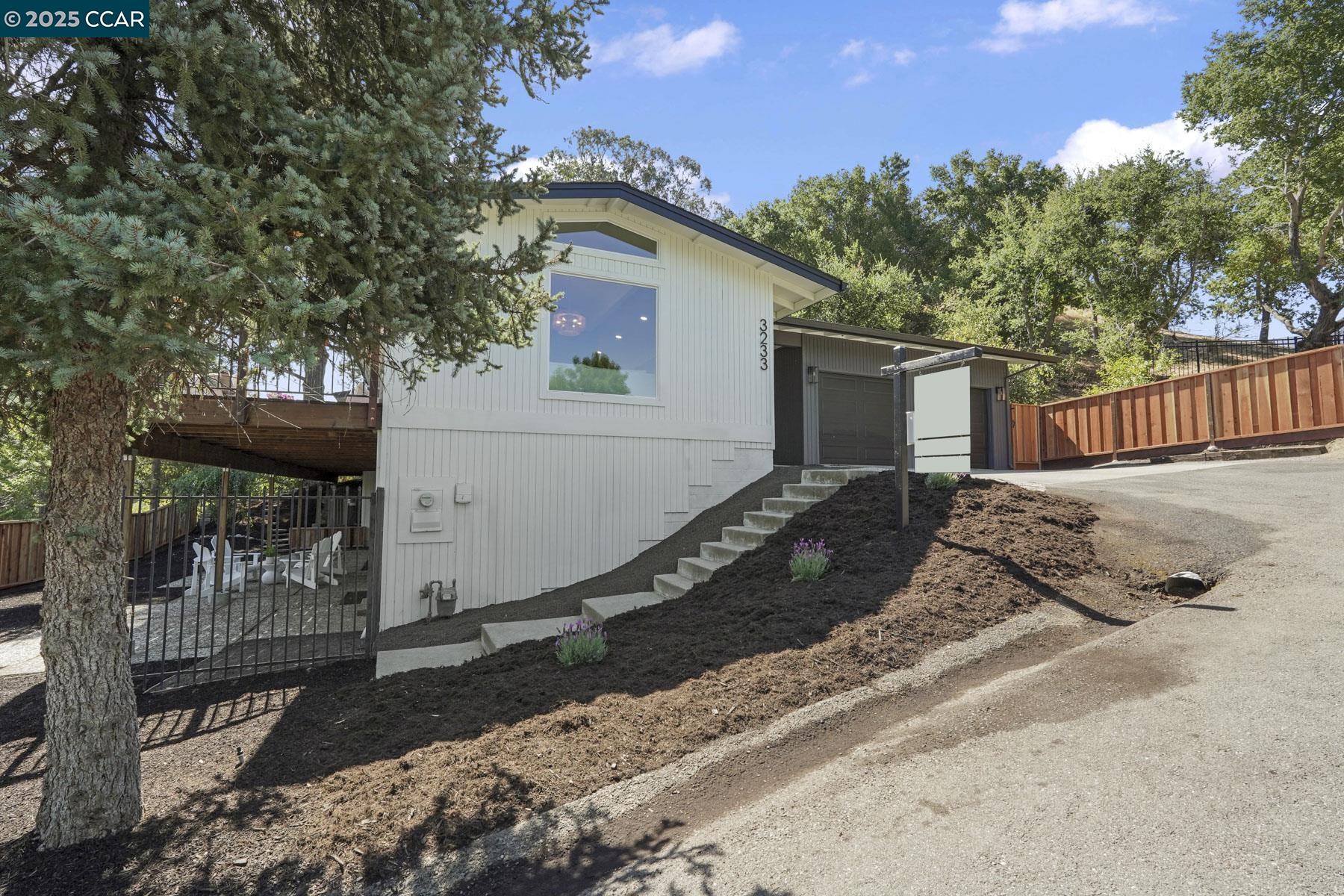 Detail Gallery Image 53 of 59 For 3233 Lucas Circle, Lafayette,  CA 94549 - 5 Beds | 3/1 Baths