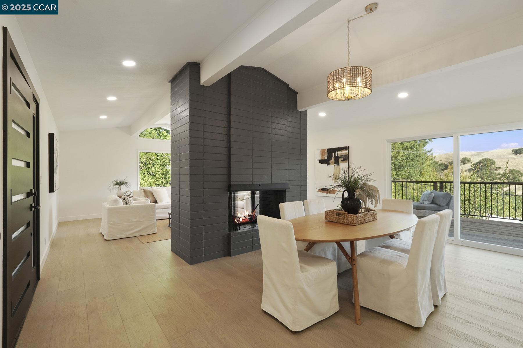 Detail Gallery Image 7 of 59 For 3233 Lucas Circle, Lafayette,  CA 94549 - 5 Beds | 3/1 Baths