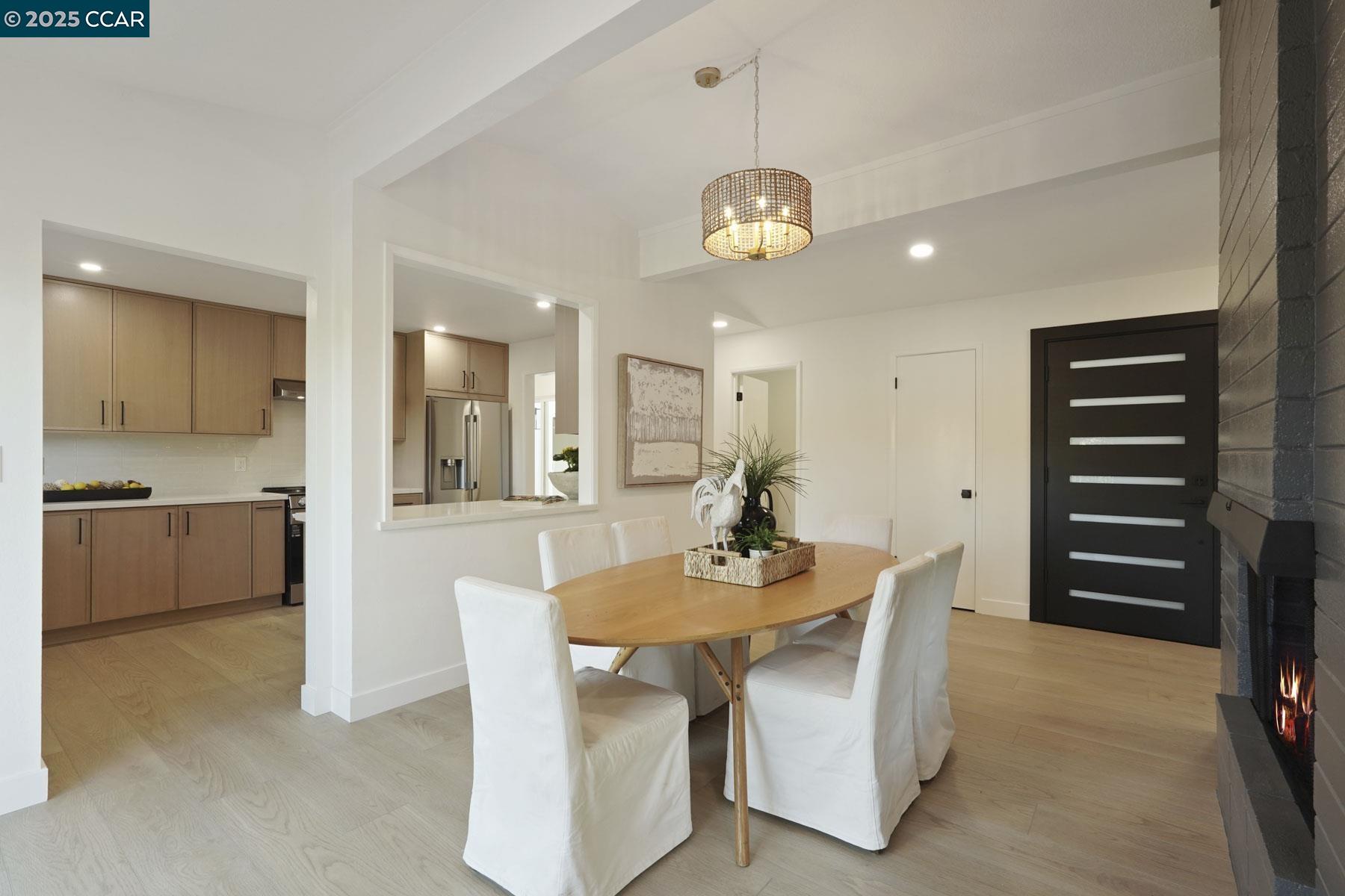 Detail Gallery Image 8 of 59 For 3233 Lucas Circle, Lafayette,  CA 94549 - 5 Beds | 3/1 Baths