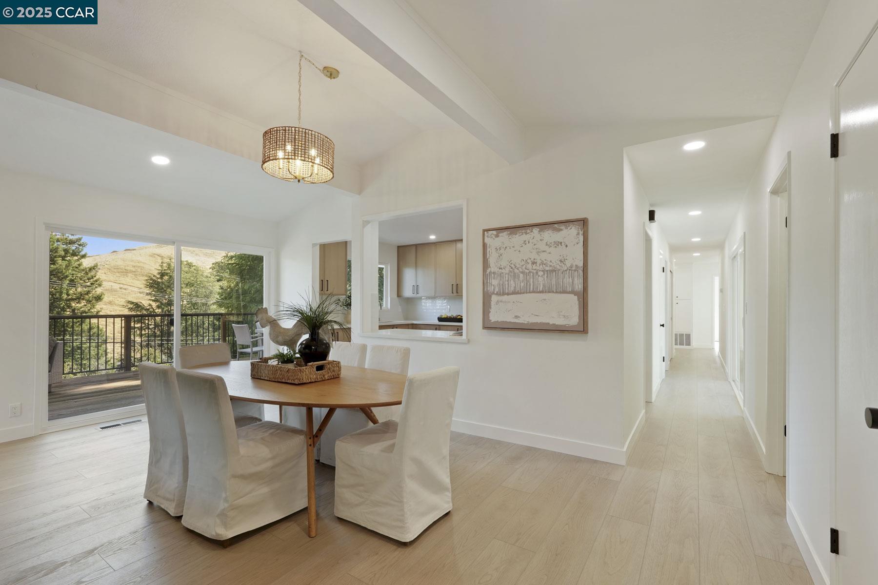 Detail Gallery Image 9 of 59 For 3233 Lucas Circle, Lafayette,  CA 94549 - 5 Beds | 3/1 Baths
