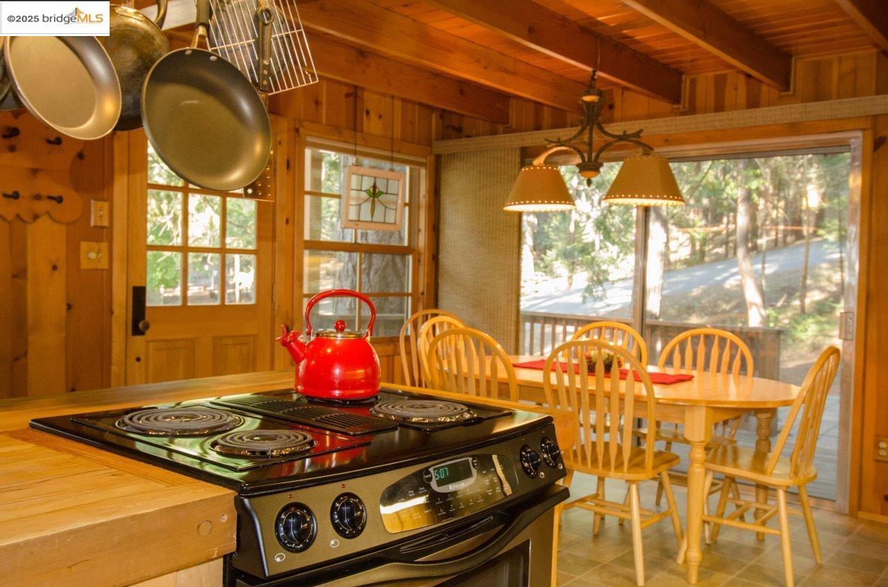 Detail Gallery Image 10 of 56 For 20625 Wuke Lane, Mi Wuk Village,  CA 95346 - 4 Beds | 2 Baths