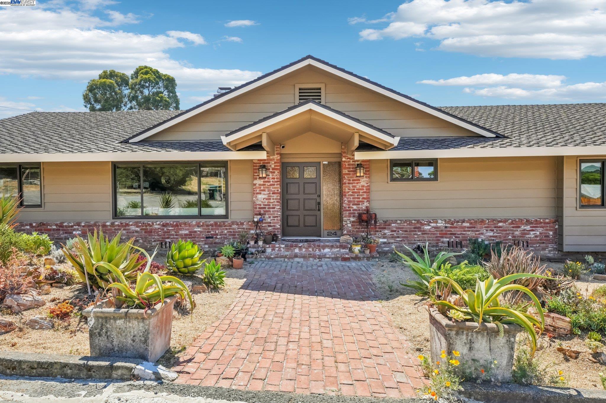 Thumbnail for 24 Archery Ct, El Sobrante, CA 94803