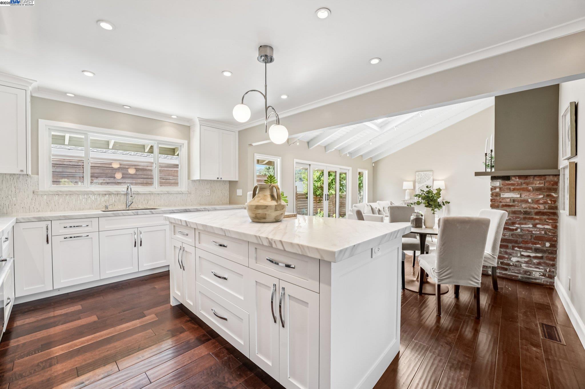 Detail Gallery Image 16 of 45 For 24 Archery Ct, El Sobrante,  CA 94803 - 3 Beds | 3 Baths