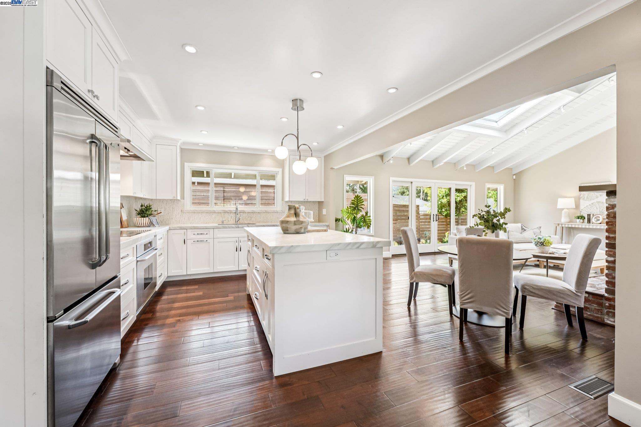 Detail Gallery Image 17 of 45 For 24 Archery Ct, El Sobrante,  CA 94803 - 3 Beds | 3 Baths