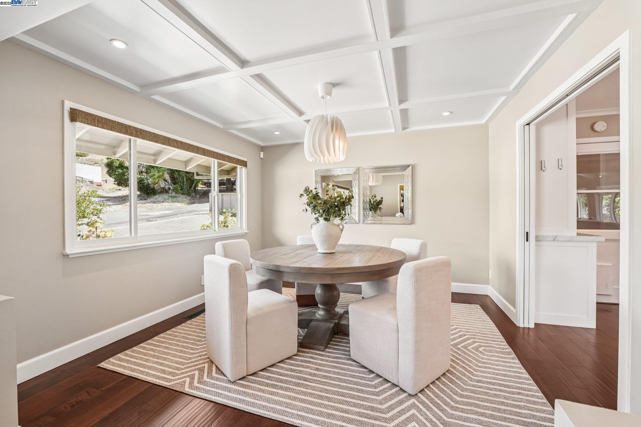 Detail Gallery Image 20 of 45 For 24 Archery Ct, El Sobrante,  CA 94803 - 3 Beds | 3 Baths