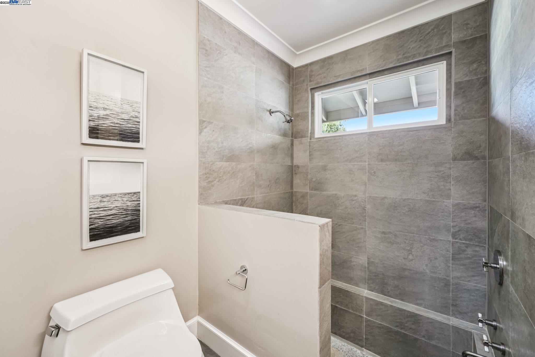 Detail Gallery Image 25 of 45 For 24 Archery Ct, El Sobrante,  CA 94803 - 3 Beds | 3 Baths