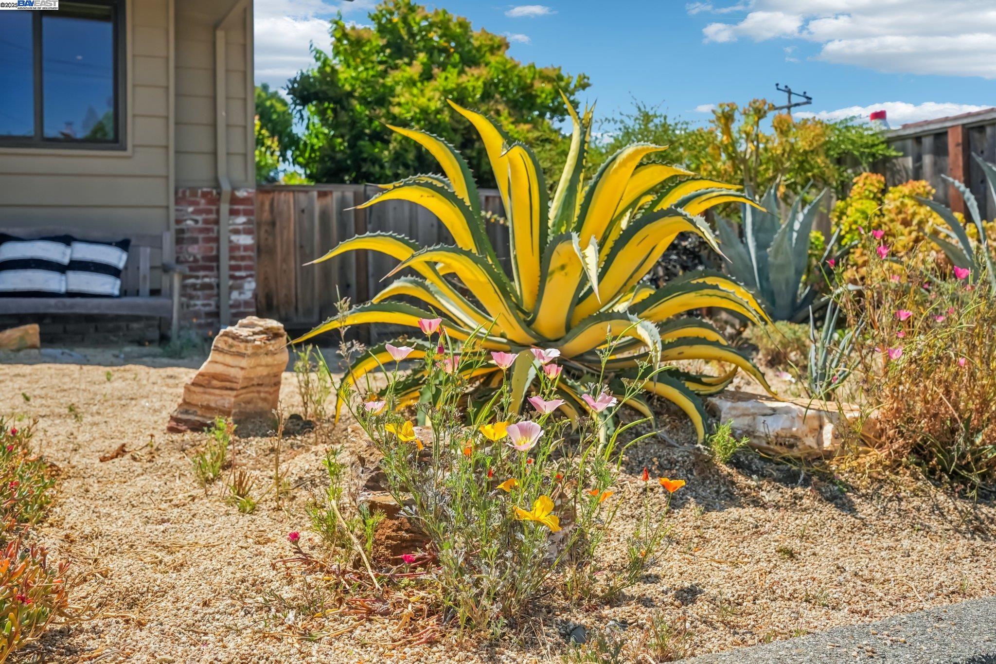Detail Gallery Image 40 of 45 For 24 Archery Ct, El Sobrante,  CA 94803 - 3 Beds | 3 Baths