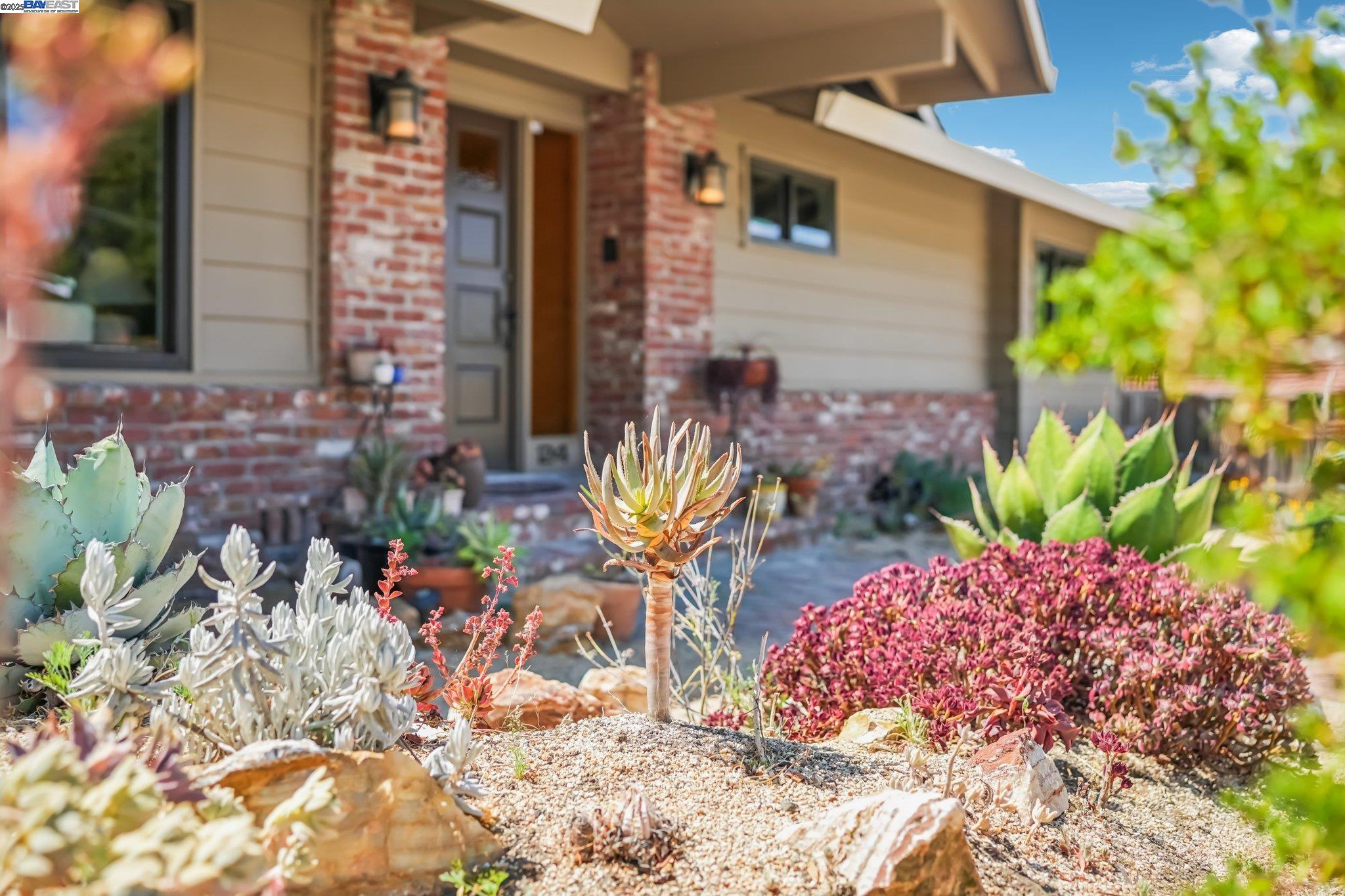 Detail Gallery Image 43 of 45 For 24 Archery Ct, El Sobrante,  CA 94803 - 3 Beds | 3 Baths