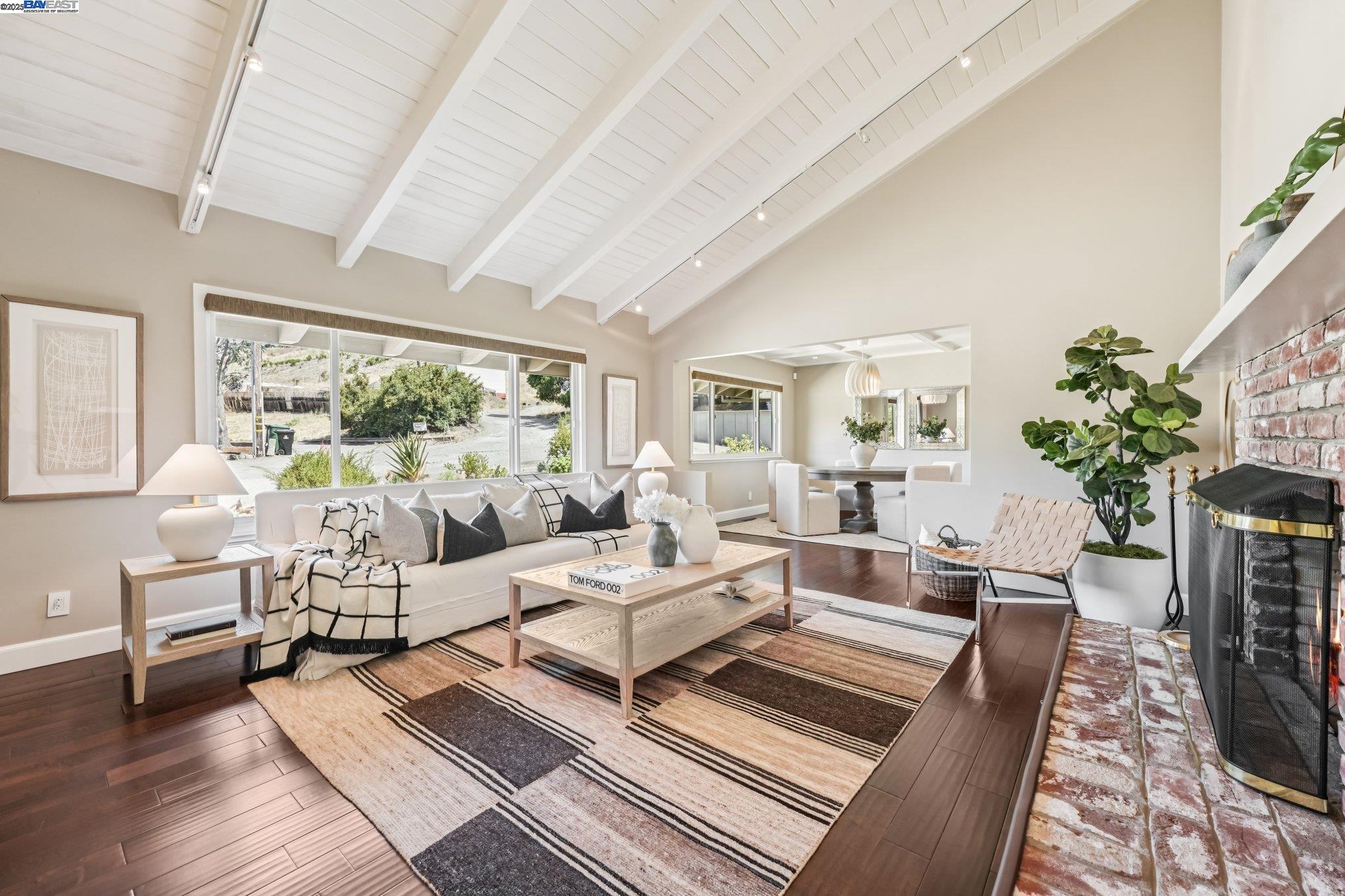 Detail Gallery Image 7 of 45 For 24 Archery Ct, El Sobrante,  CA 94803 - 3 Beds | 3 Baths