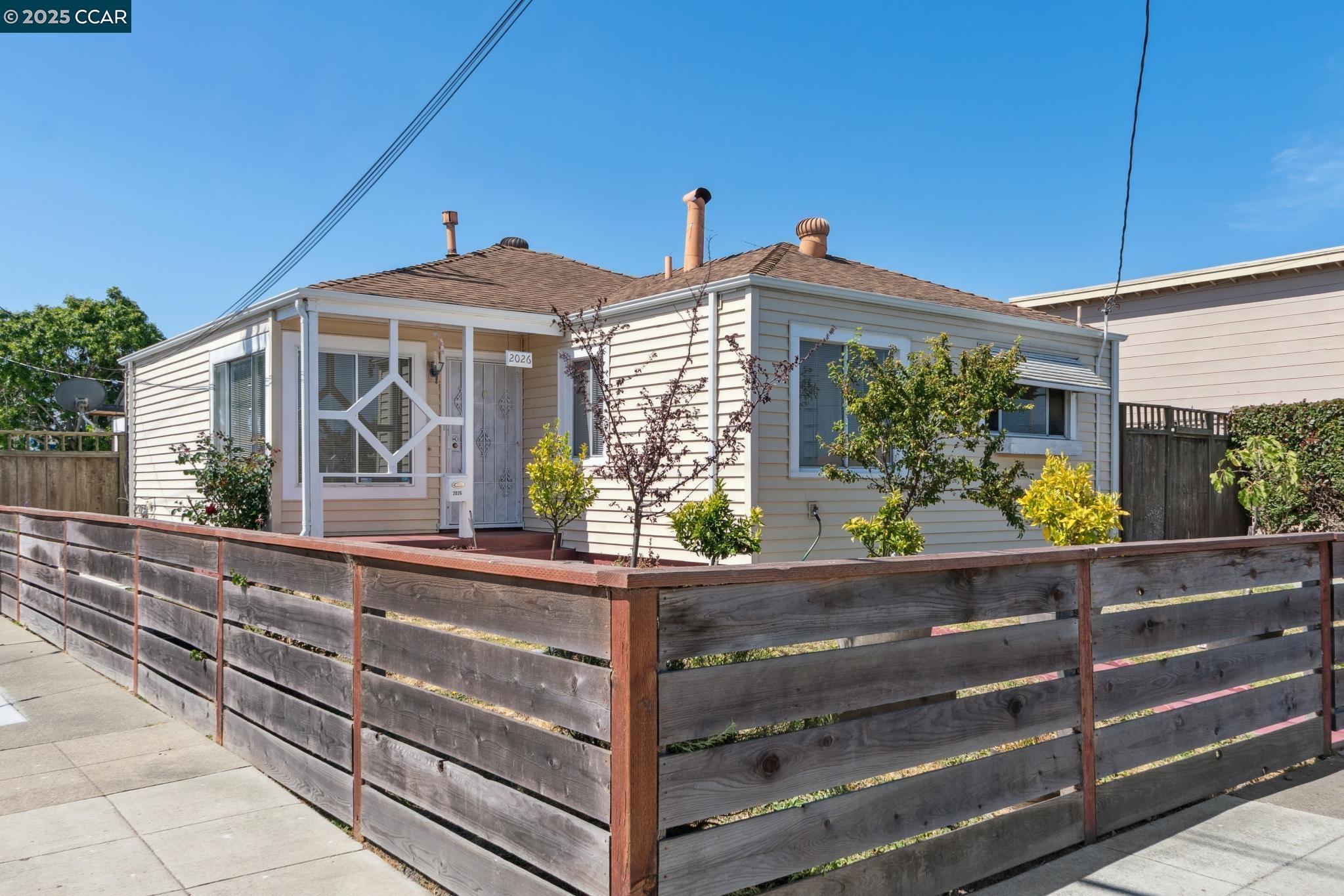 Detail Gallery Image 1 of 1 For 2026 Ohio Ave, Richmond,  CA 94804 - 3 Beds | 1 Baths