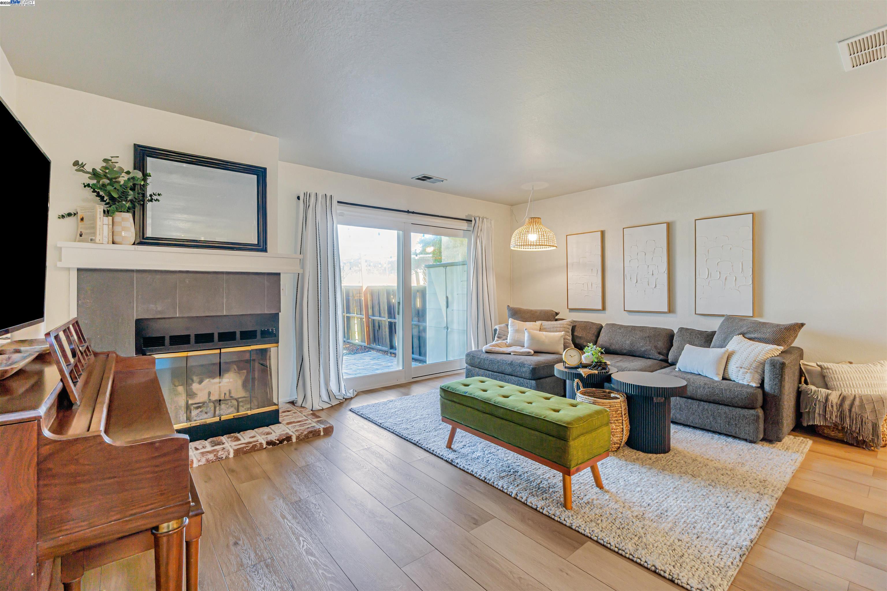 Photo #9: 41102916 Listing: Photo #9