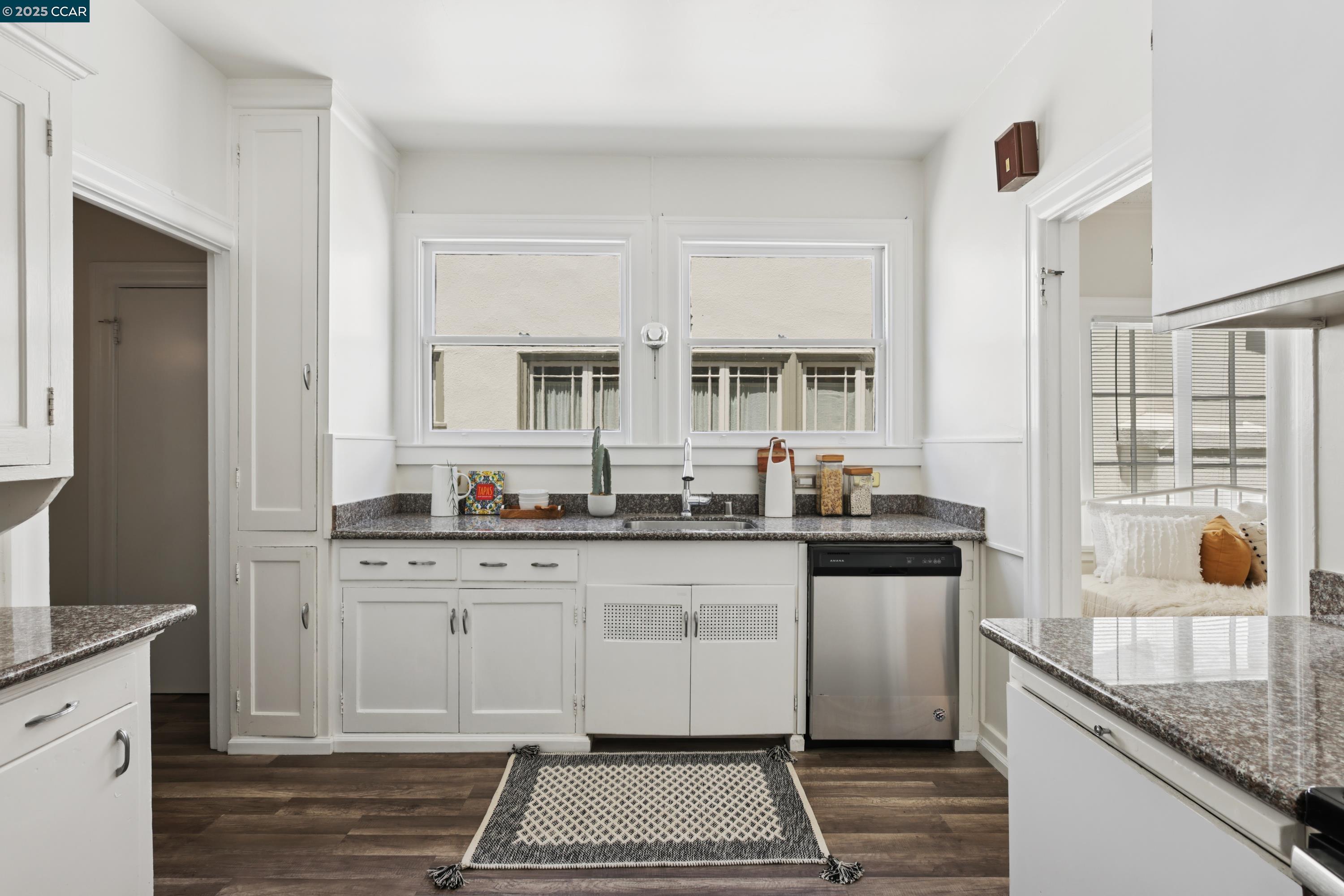 Detail Gallery Image 12 of 30 For 661 Brookwood Pl, Oakland,  CA 94610 - 3 Beds | 2 Baths
