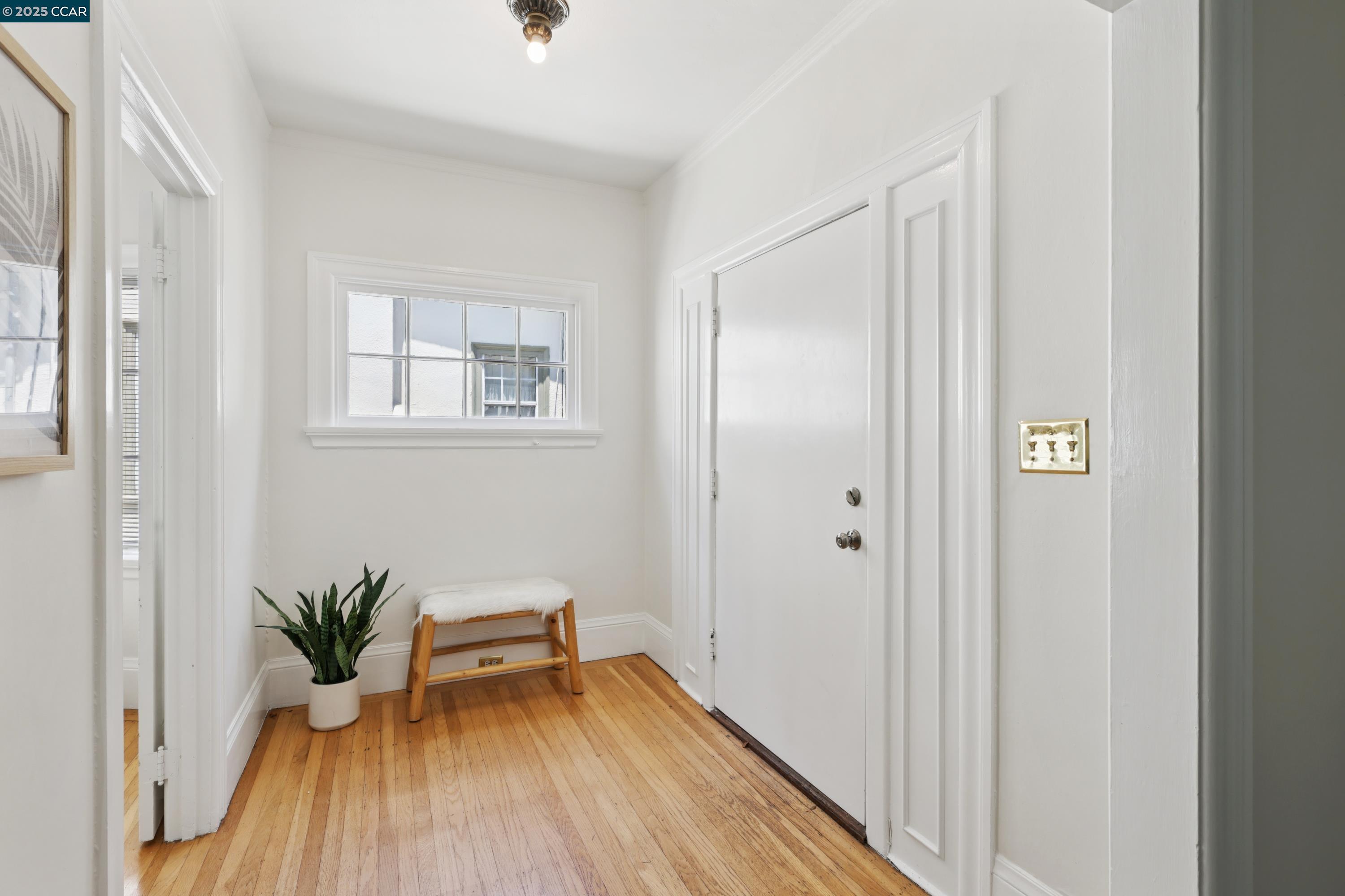 Detail Gallery Image 3 of 30 For 661 Brookwood Pl, Oakland,  CA 94610 - 3 Beds | 2 Baths