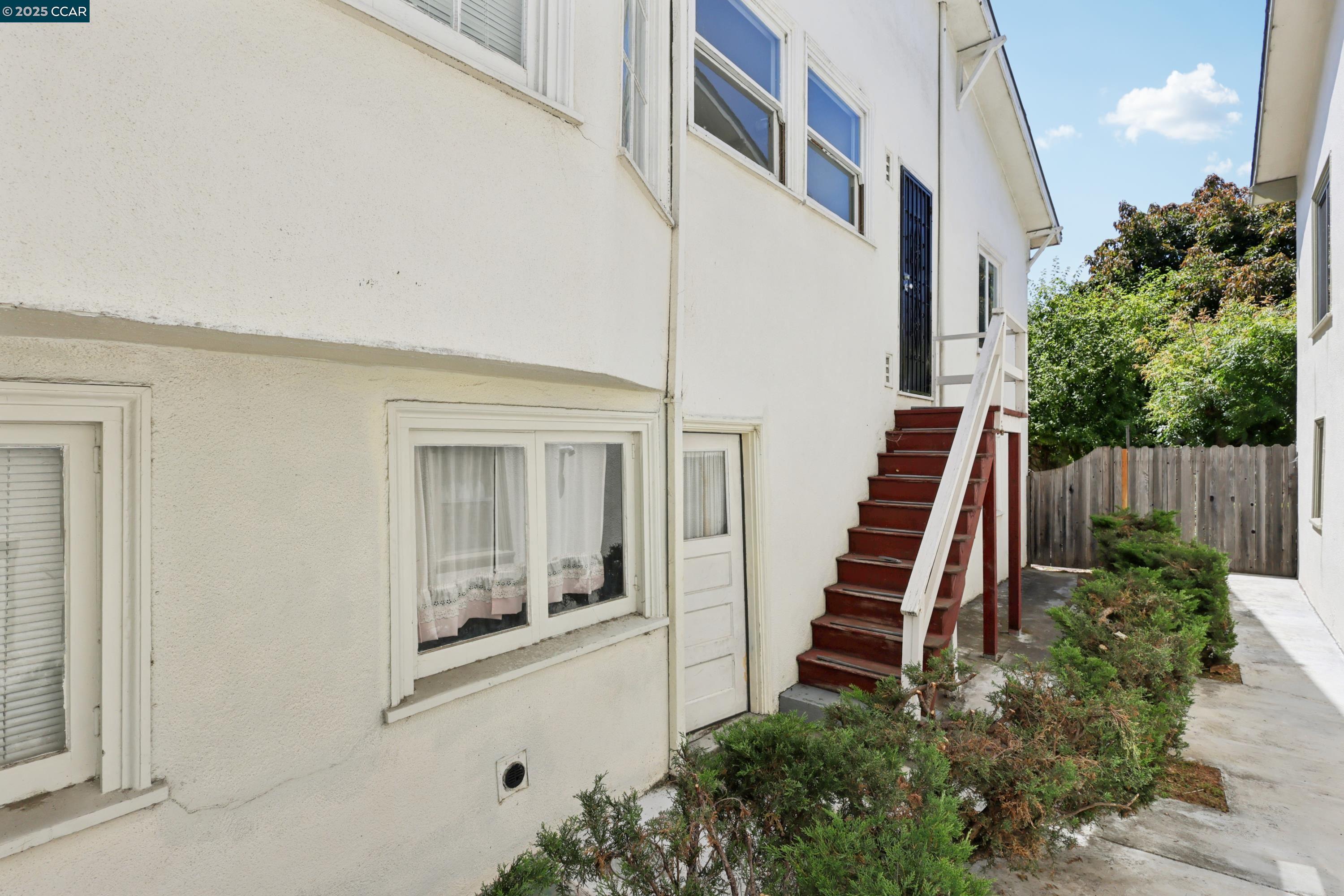 Detail Gallery Image 25 of 30 For 661 Brookwood Pl, Oakland,  CA 94610 - 3 Beds | 2 Baths