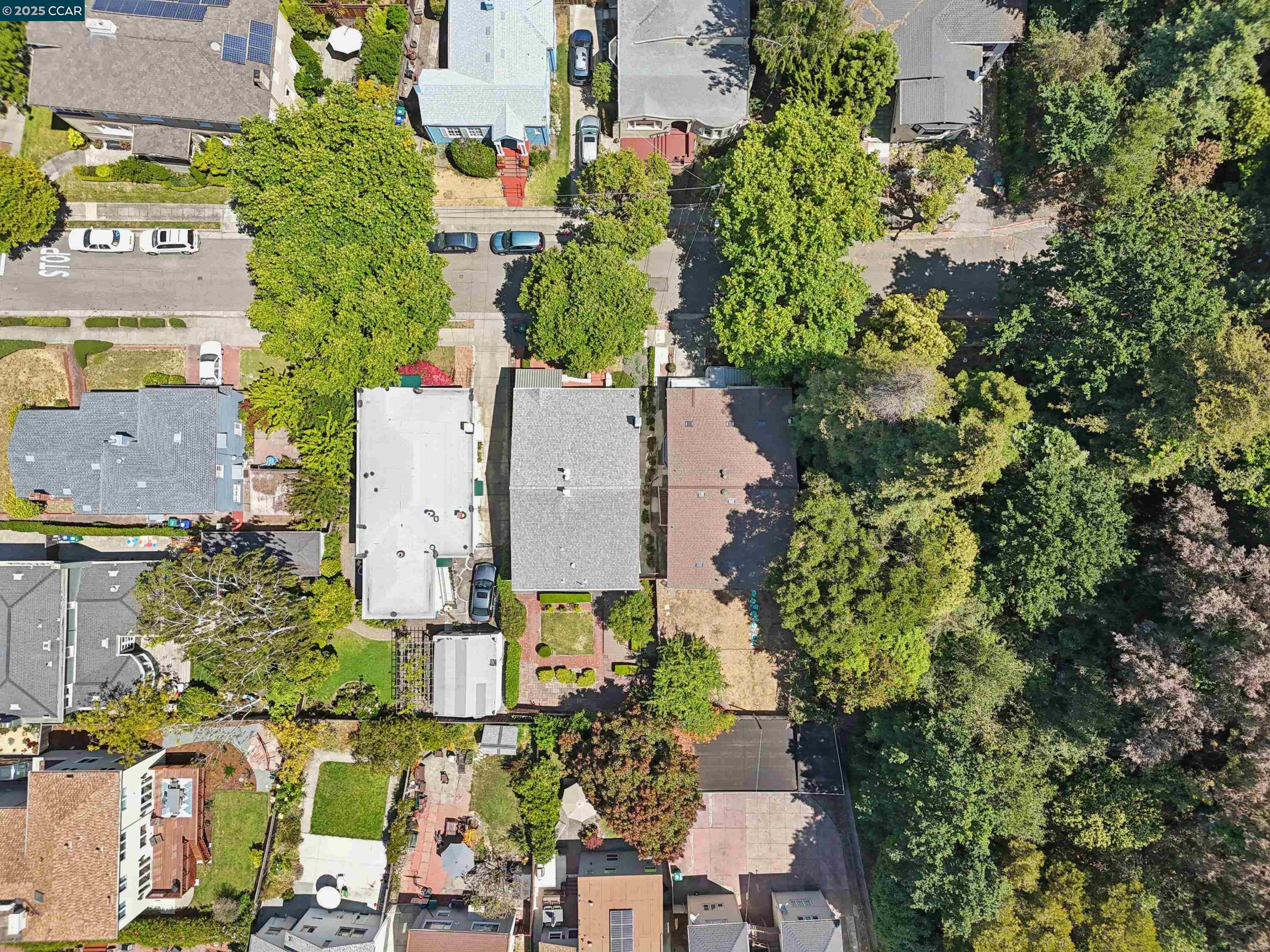 Detail Gallery Image 26 of 30 For 661 Brookwood Pl, Oakland,  CA 94610 - 3 Beds | 2 Baths