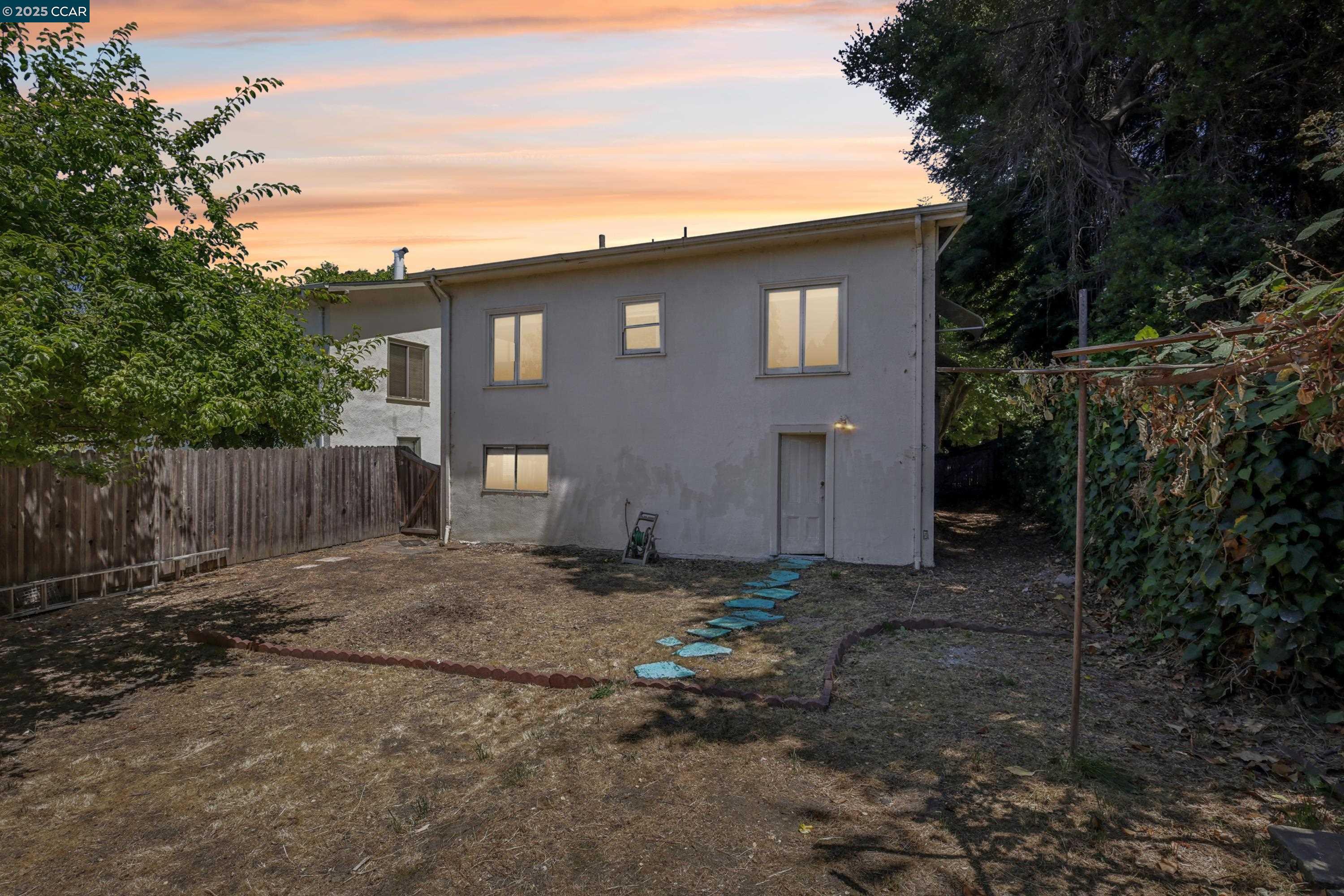 Detail Gallery Image 29 of 30 For 661 Brookwood Pl, Oakland,  CA 94610 - 3 Beds | 2 Baths