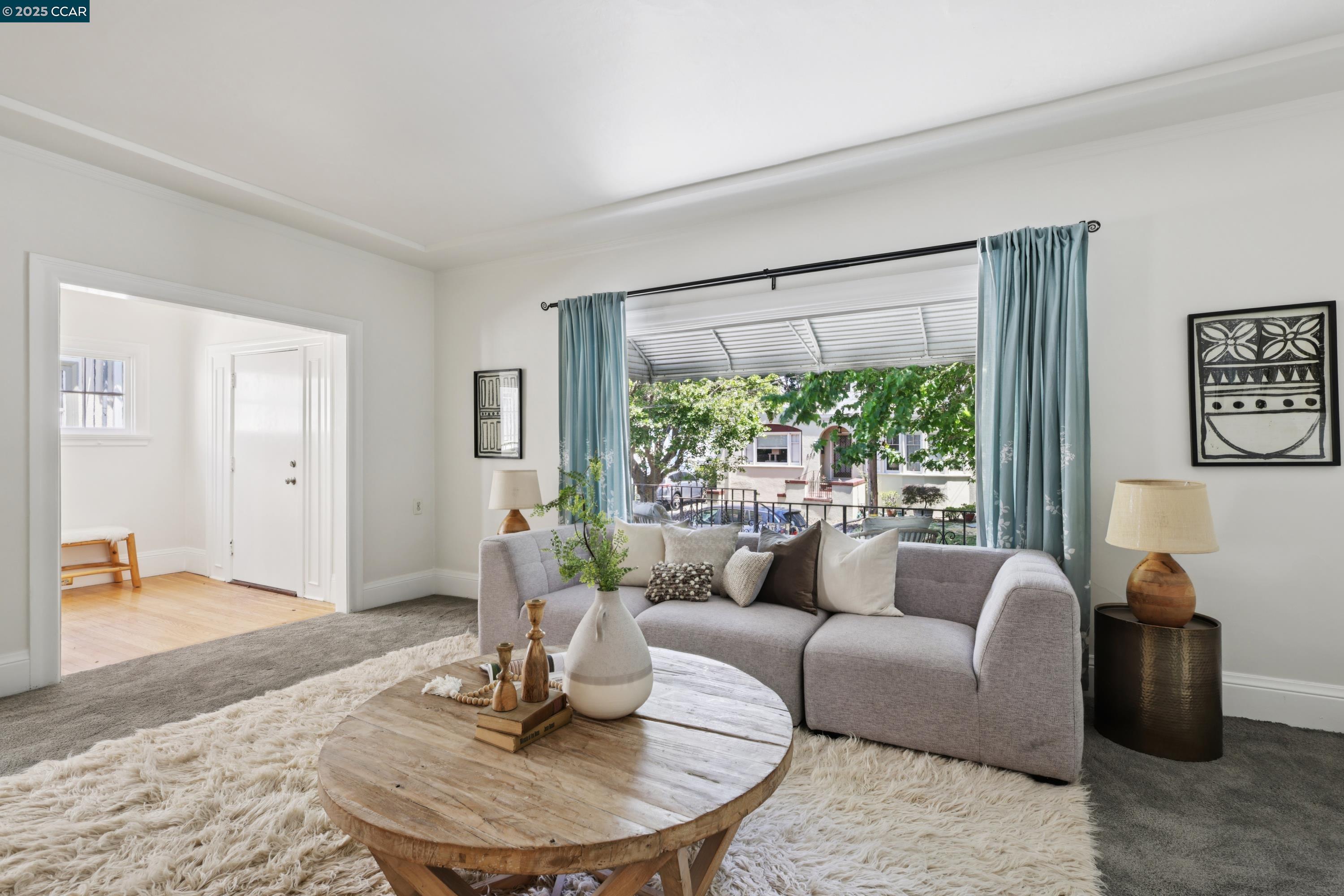 Detail Gallery Image 5 of 30 For 661 Brookwood Pl, Oakland,  CA 94610 - 3 Beds | 2 Baths